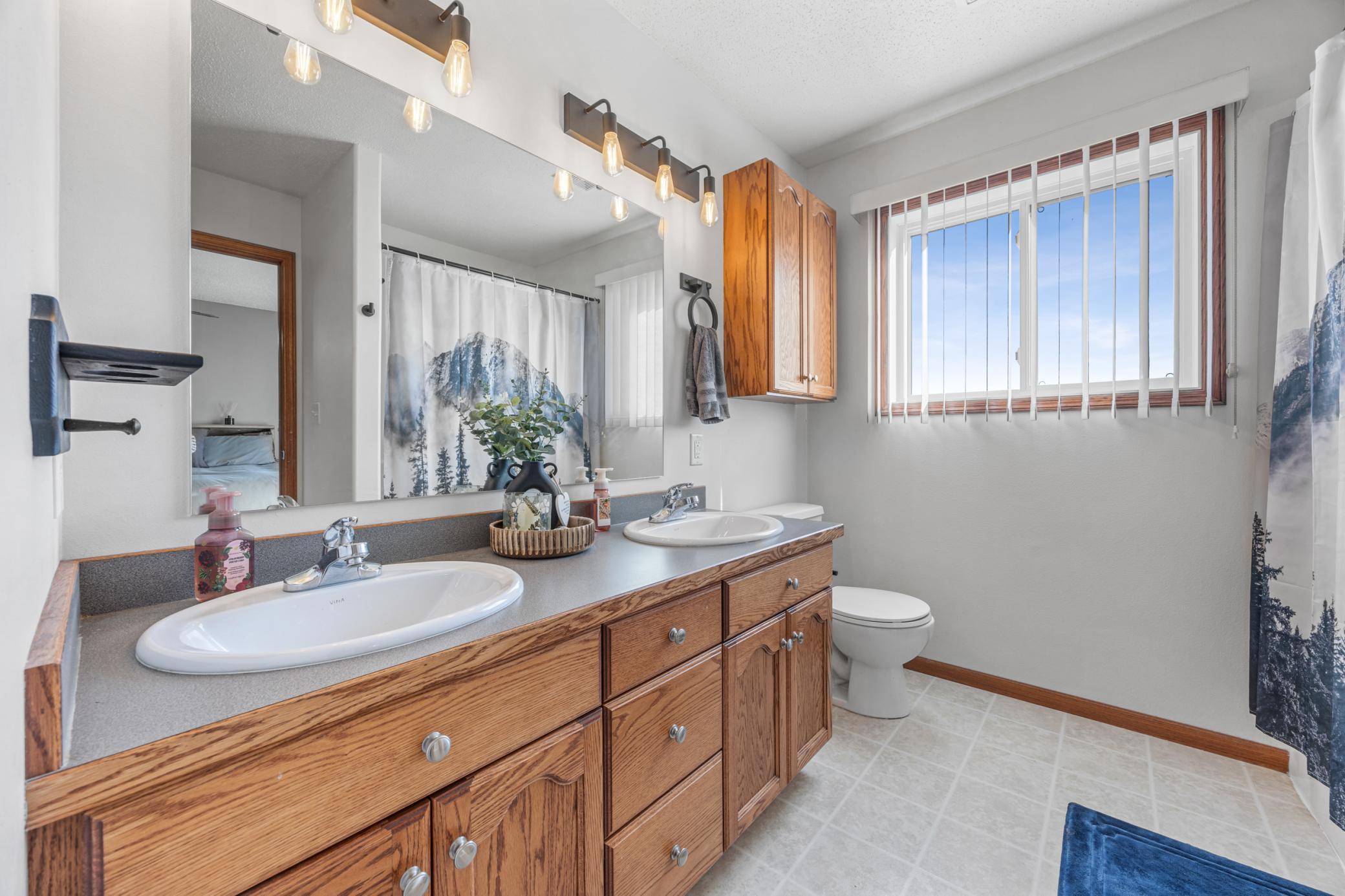 2007 single family home for sale at 4734 51st Street S in Fargo, ND — 4 bed, 3 bath (photo 13 of 32)