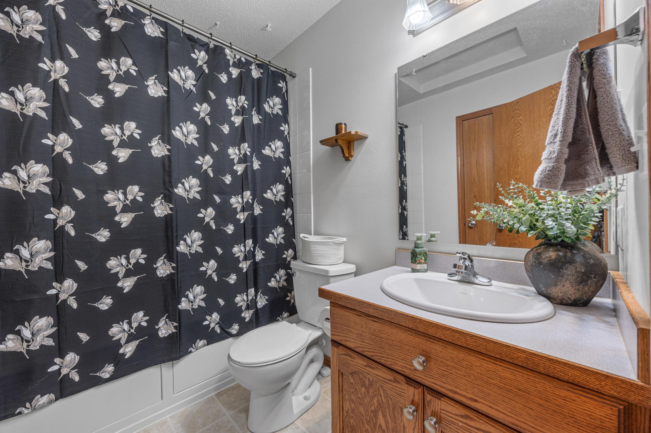 2007 single family home for sale at 4734 51st Street S in Fargo, ND — 4 bed, 3 bath (photo 17 of 32)