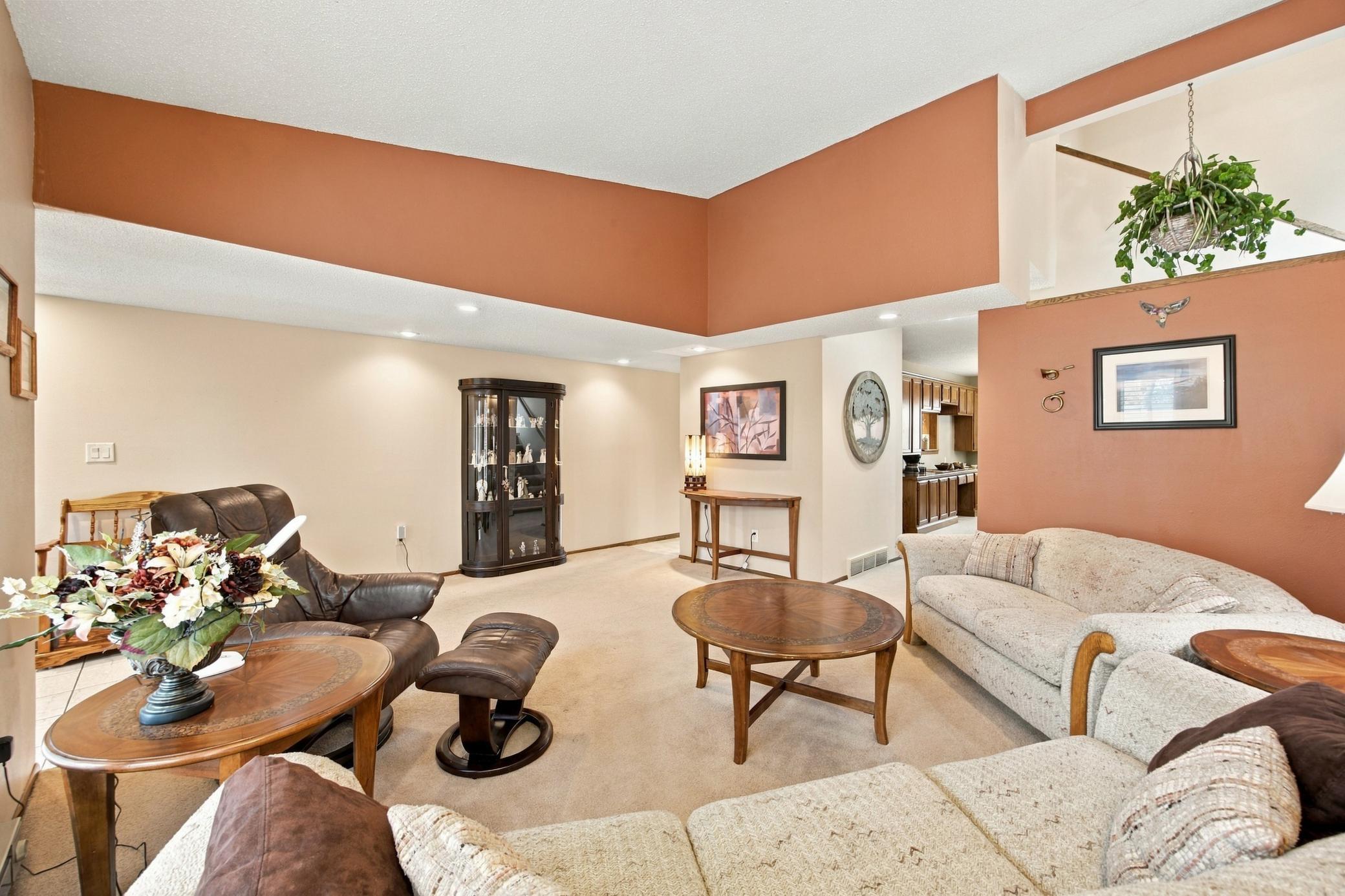 1977 single family home for sale at 707 10th Avenue E in West Fargo, ND — 3 bed, 3 bath (photo 14 of 42)