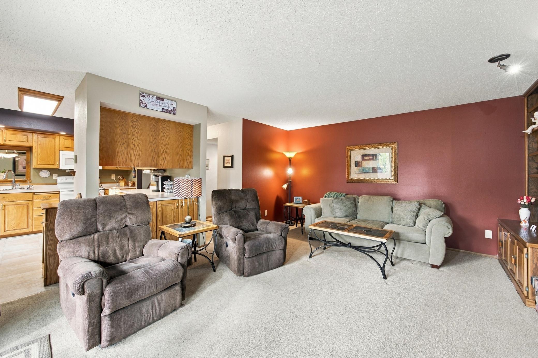 1977 single family home for sale at 707 10th Avenue E in West Fargo, ND — 3 bed, 3 bath (photo 21 of 42)