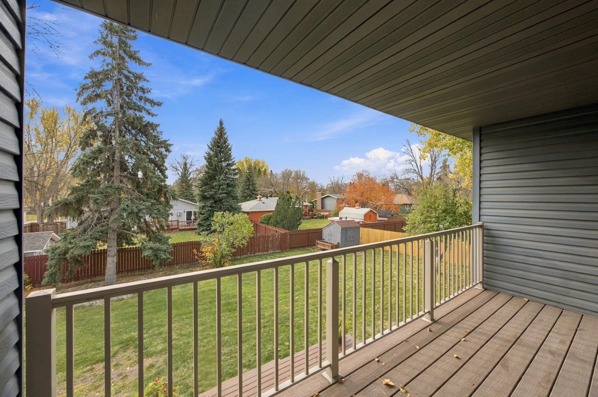 1977 single family home for sale at 707 10th Avenue E in West Fargo, ND — 3 bed, 3 bath (photo 25 of 42)