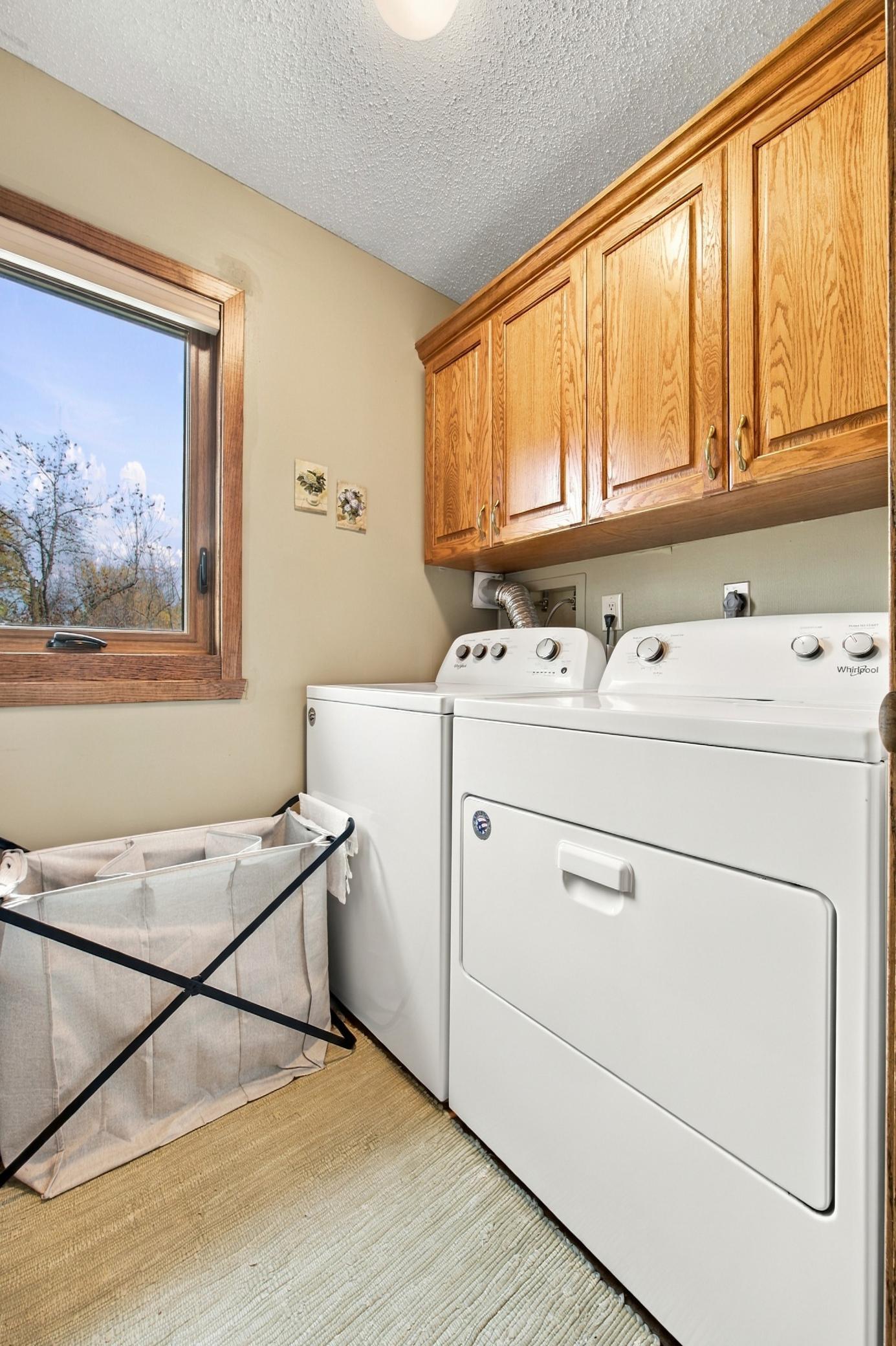 1977 single family home for sale at 707 10th Avenue E in West Fargo, ND — 3 bed, 3 bath (photo 34 of 42)