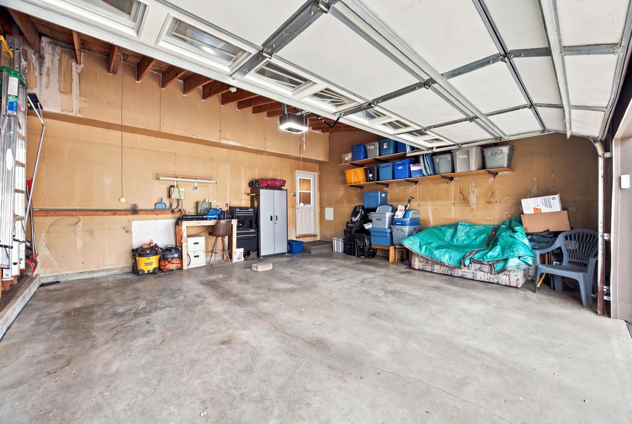 1977 single family home for sale at 707 10th Avenue E in West Fargo, ND — 3 bed, 3 bath (photo 42 of 42)