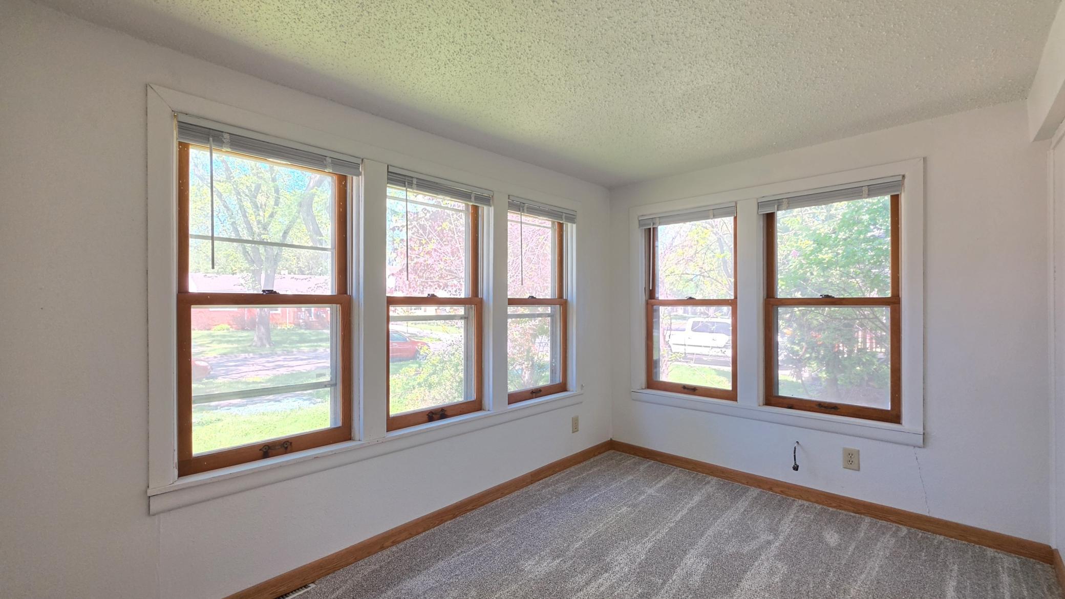 1908 single family home for sale at 1511 9th Street N in Fargo, ND — 4 bed, 2 bath (photo 2 of 27)