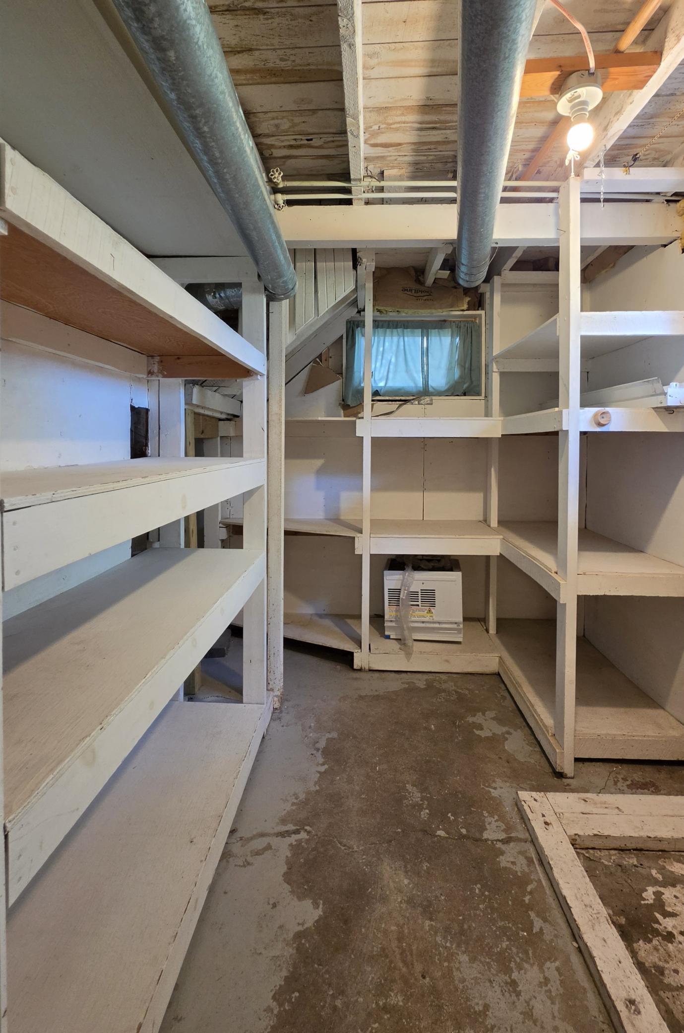 1908 single family home for sale at 1511 9th Street N in Fargo, ND — 4 bed, 2 bath (photo 11 of 27)