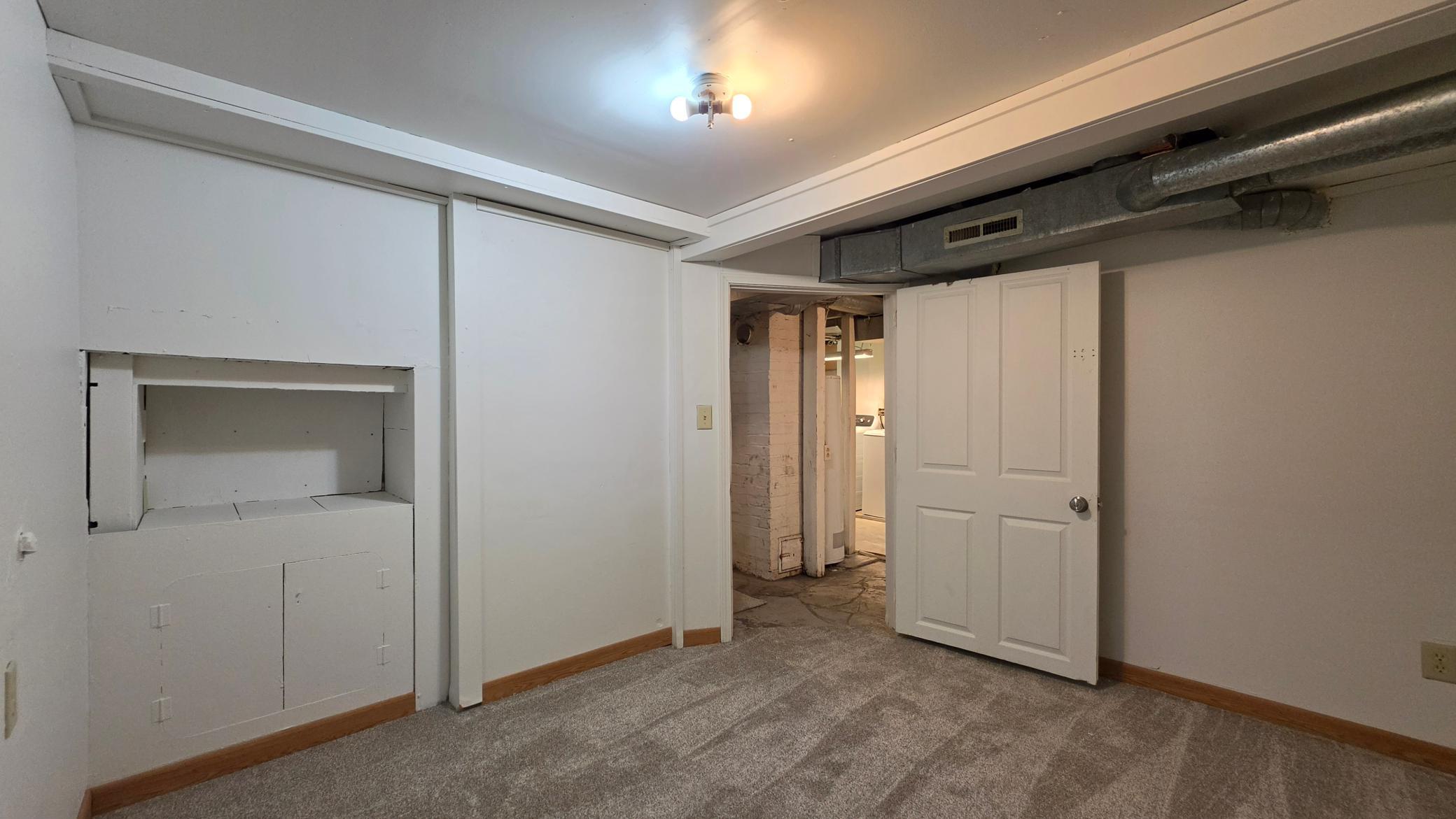 1908 single family home for sale at 1511 9th Street N in Fargo, ND — 4 bed, 2 bath (photo 16 of 27)