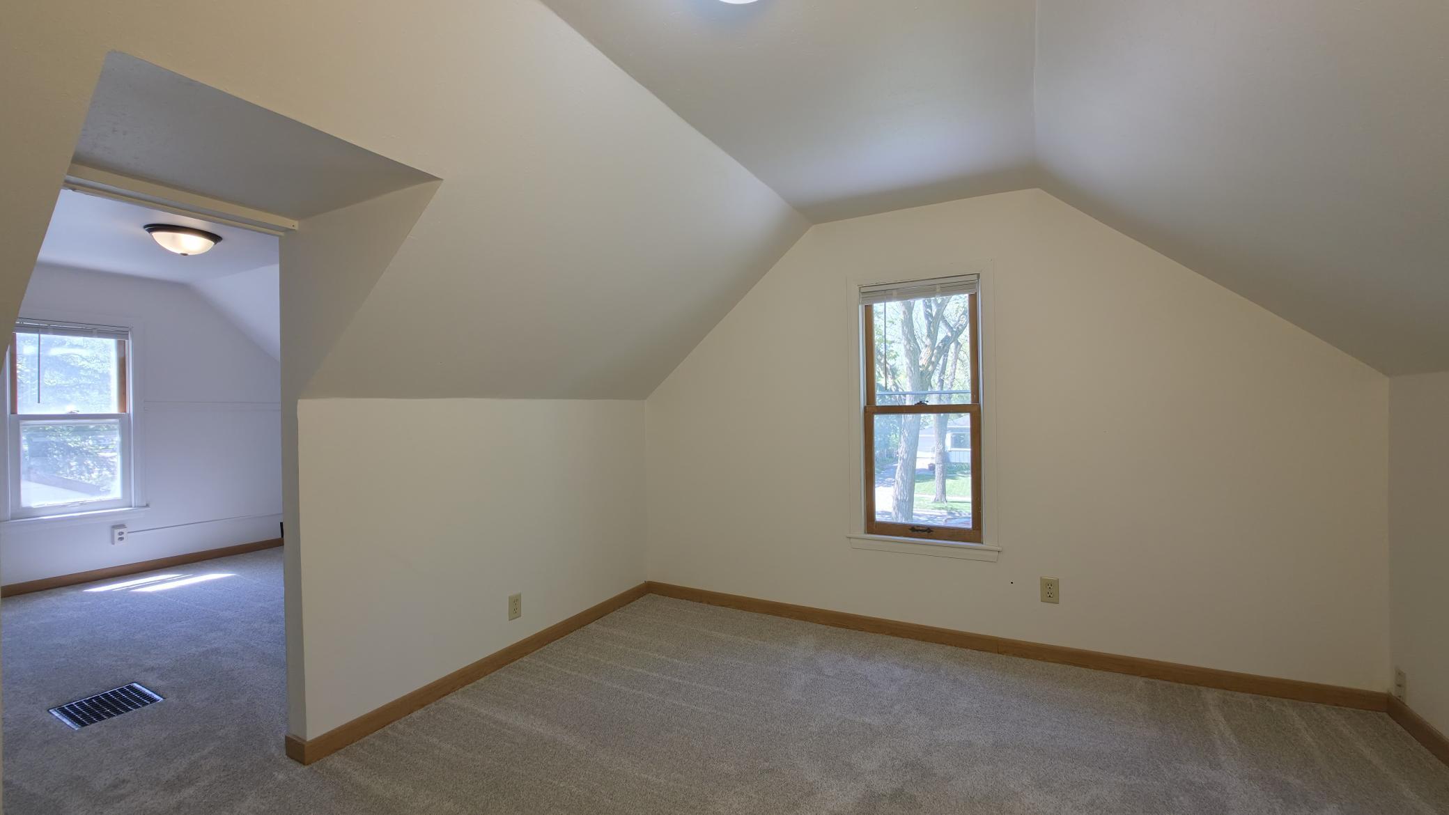1908 single family home for sale at 1511 9th Street N in Fargo, ND — 4 bed, 2 bath (photo 25 of 27)