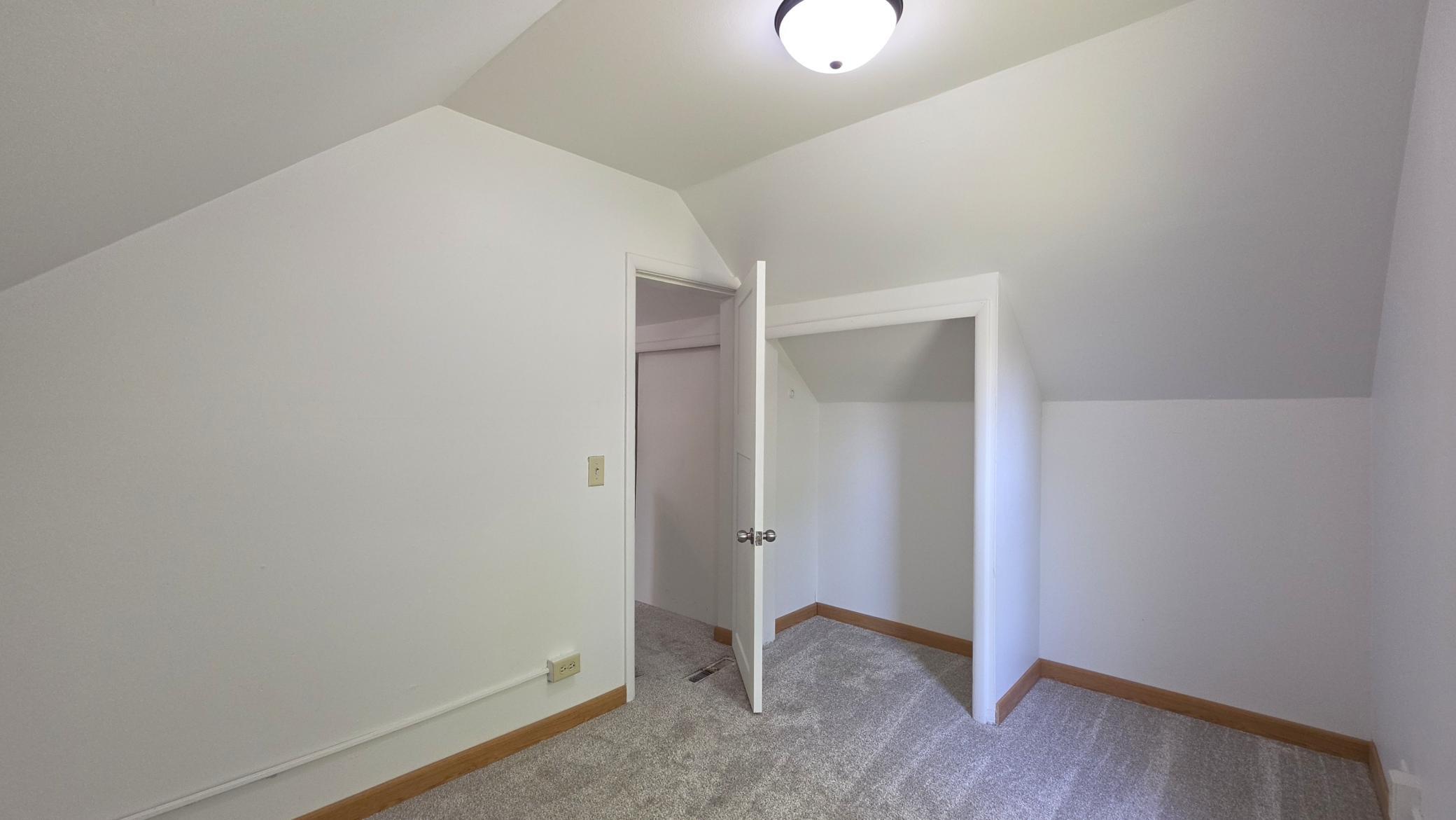 1908 single family home for sale at 1511 9th Street N in Fargo, ND — 4 bed, 2 bath (photo 9 of 27)