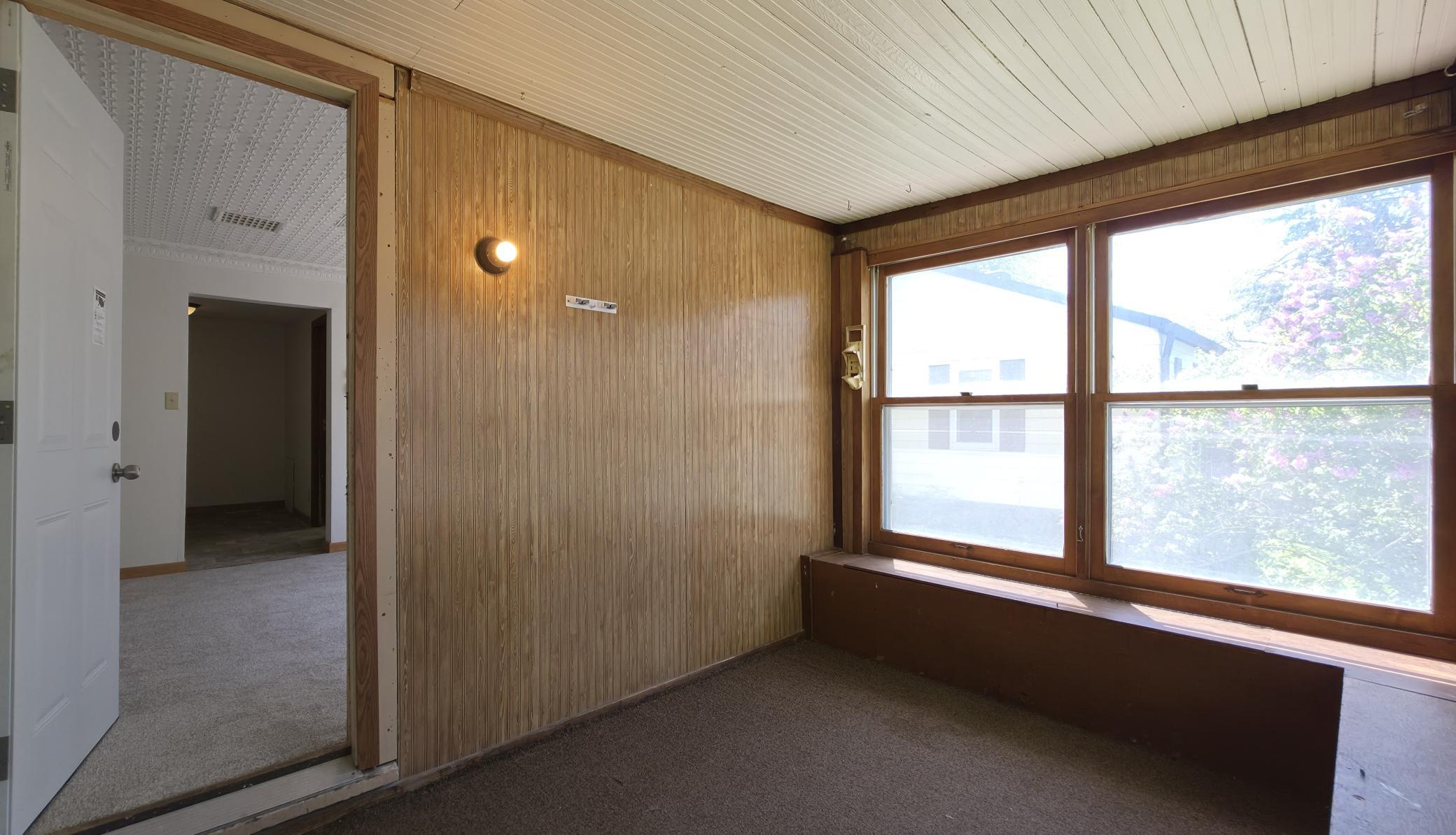 1908 single family home for sale at 1511 9th Street N in Fargo, ND — 4 bed, 2 bath (photo 10 of 27)
