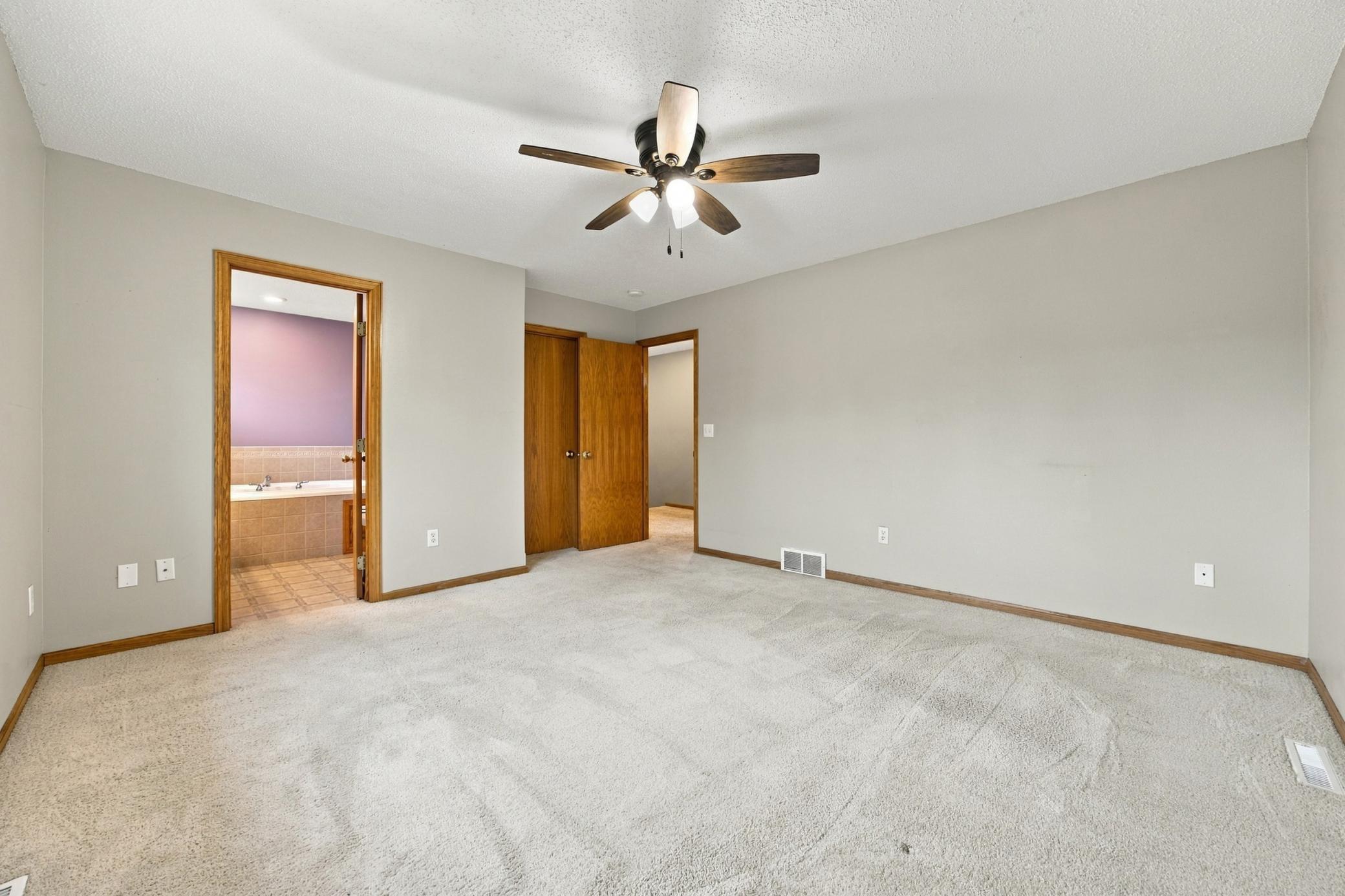 2003 single family home for sale at 1924 33rd Street S in Moorhead, MN — 5 bed, 3 bath (photo 12 of 28)