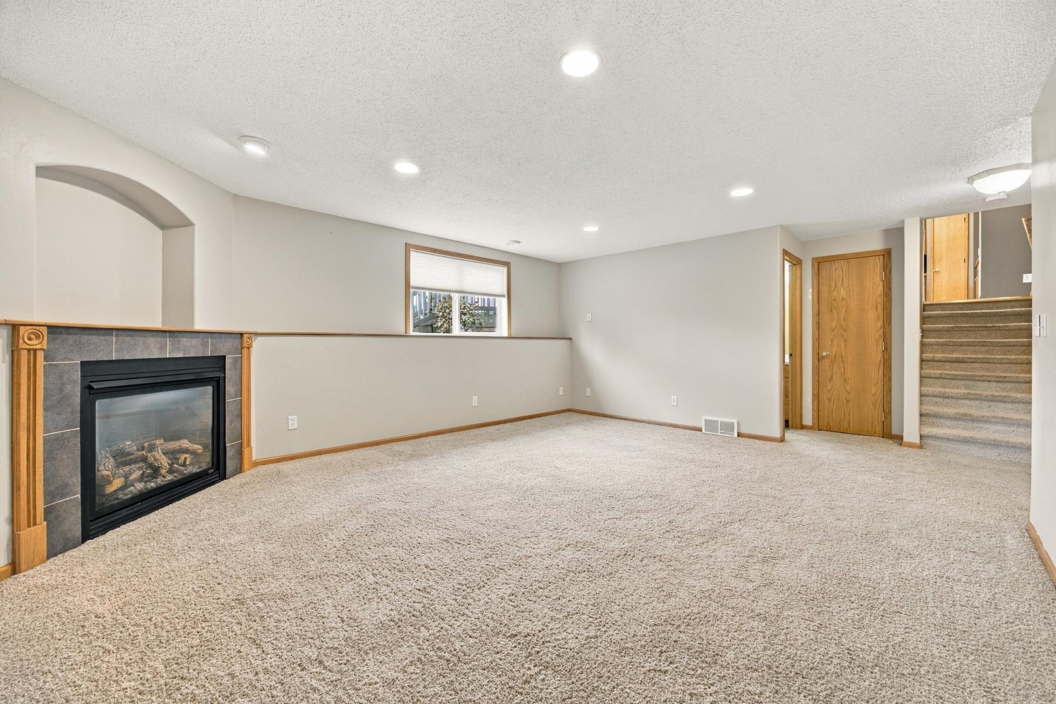 2003 single family home for sale at 1924 33rd Street S in Moorhead, MN — 5 bed, 3 bath (photo 16 of 28)