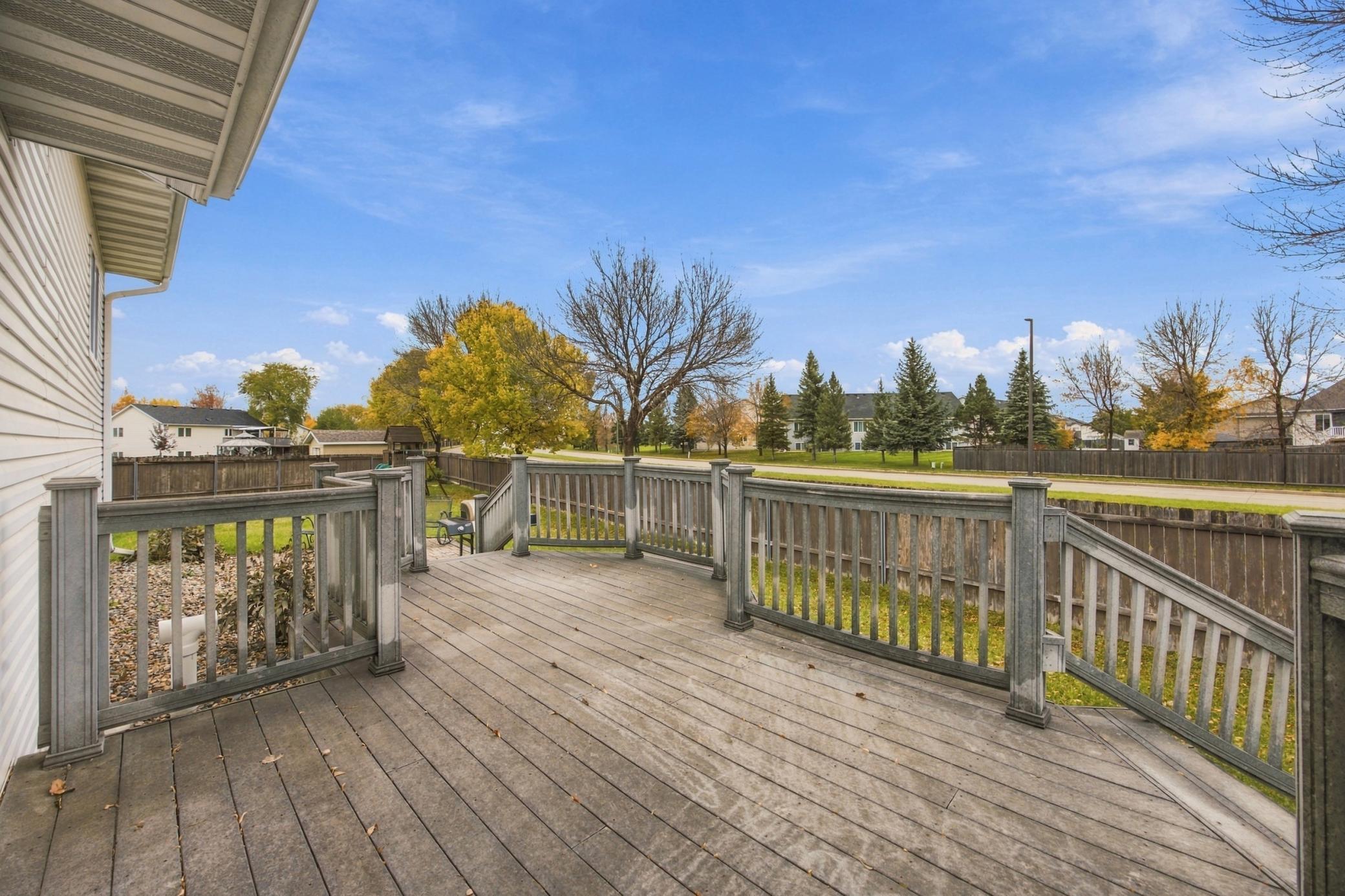 2003 single family home for sale at 1924 33rd Street S in Moorhead, MN — 5 bed, 3 bath (photo 24 of 28)