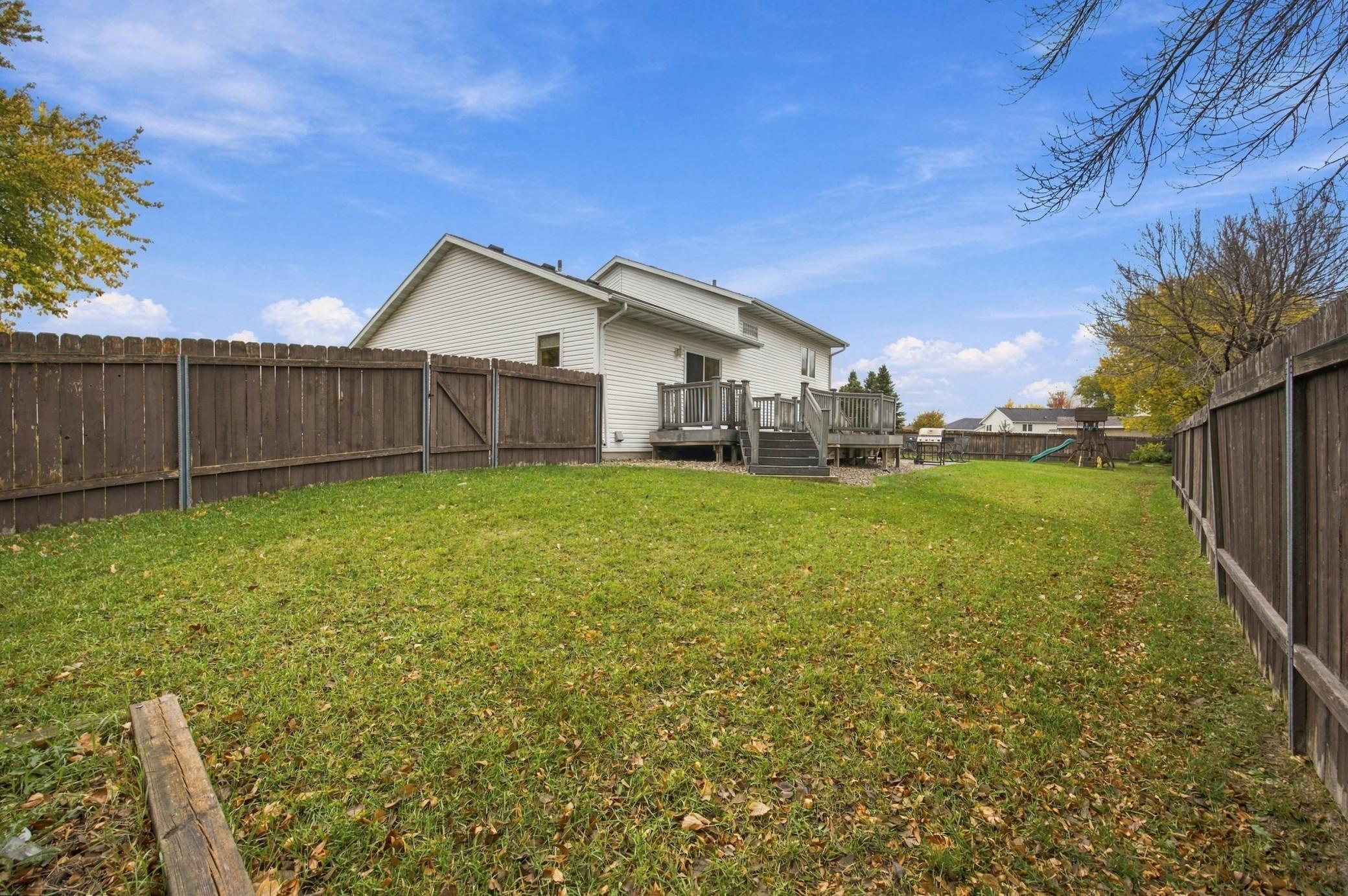 2003 single family home for sale at 1924 33rd Street S in Moorhead, MN — 5 bed, 3 bath (photo 28 of 28)