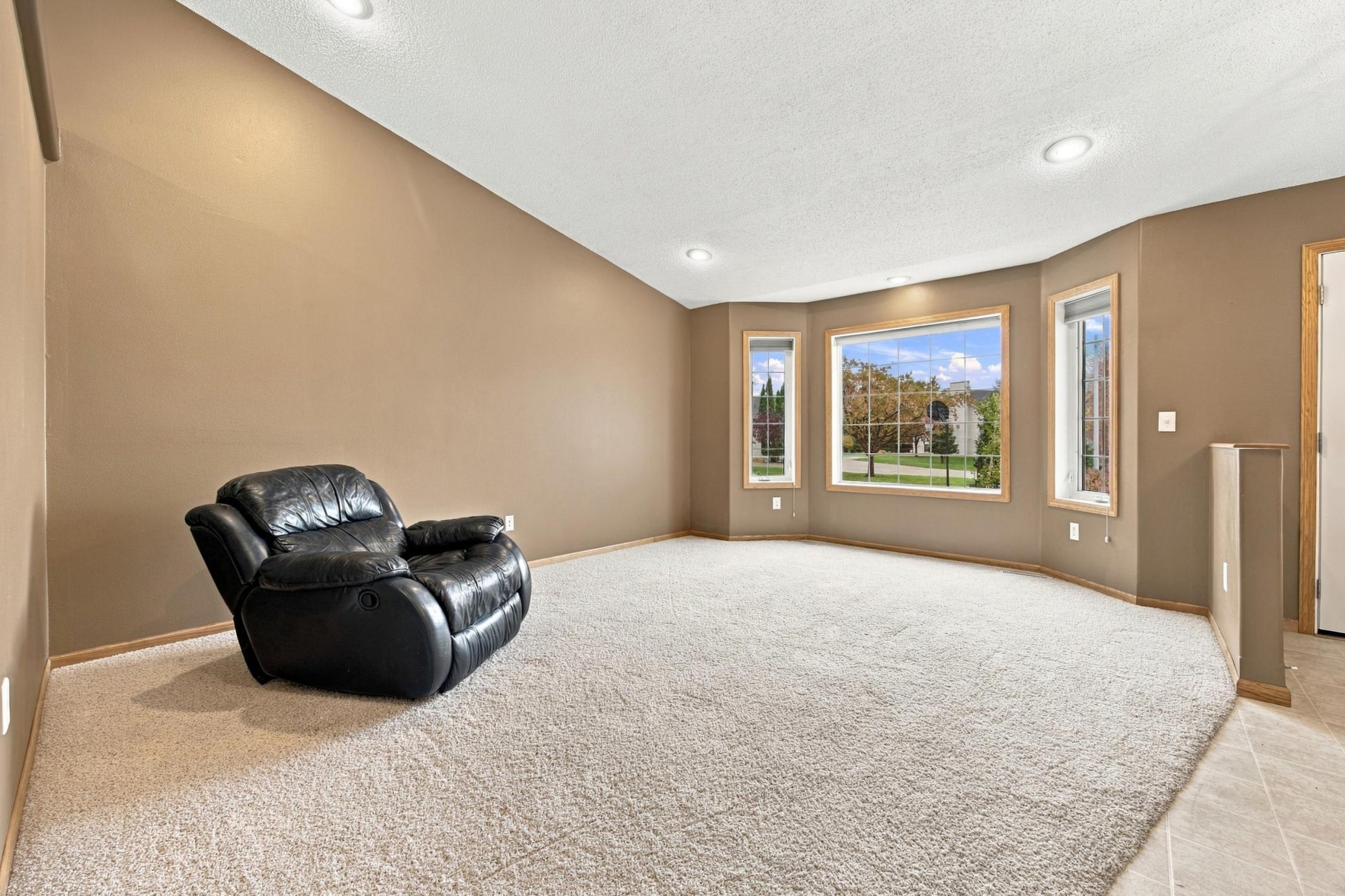 2003 single family home for sale at 1924 33rd Street S in Moorhead, MN — 5 bed, 3 bath (photo 9 of 28)