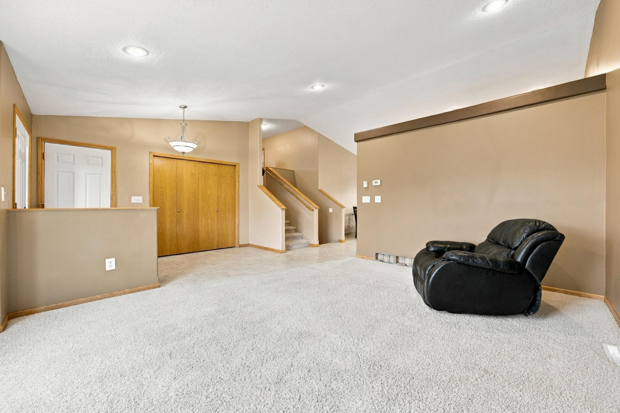 2003 single family home for sale at 1924 33rd Street S in Moorhead, MN — 5 bed, 3 bath (photo 10 of 28)
