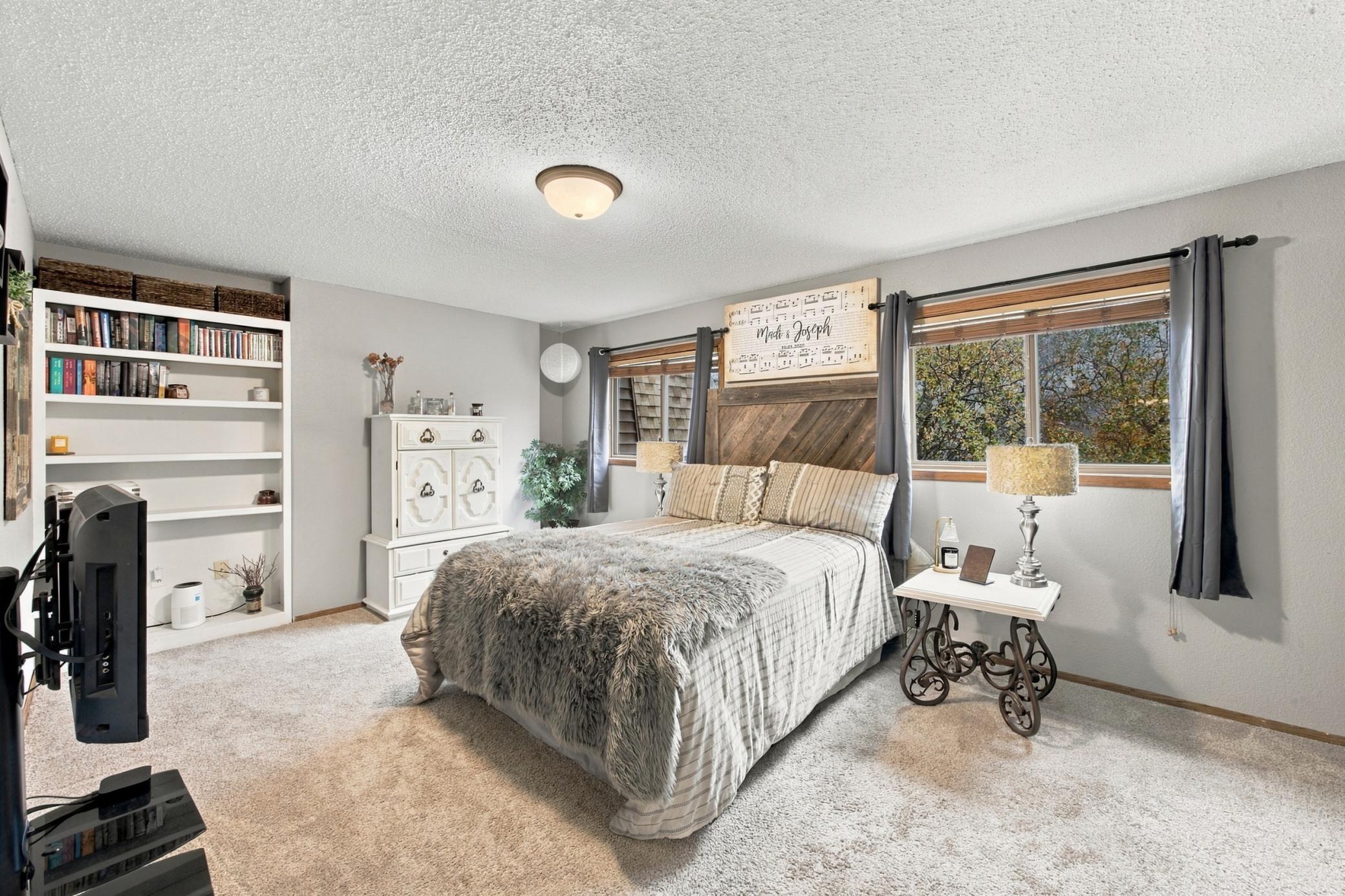 1978 townhouse for sale at 1402 E Gateway Circle S in Fargo, ND — 2 bed, 2 bath (photo 14 of 41)