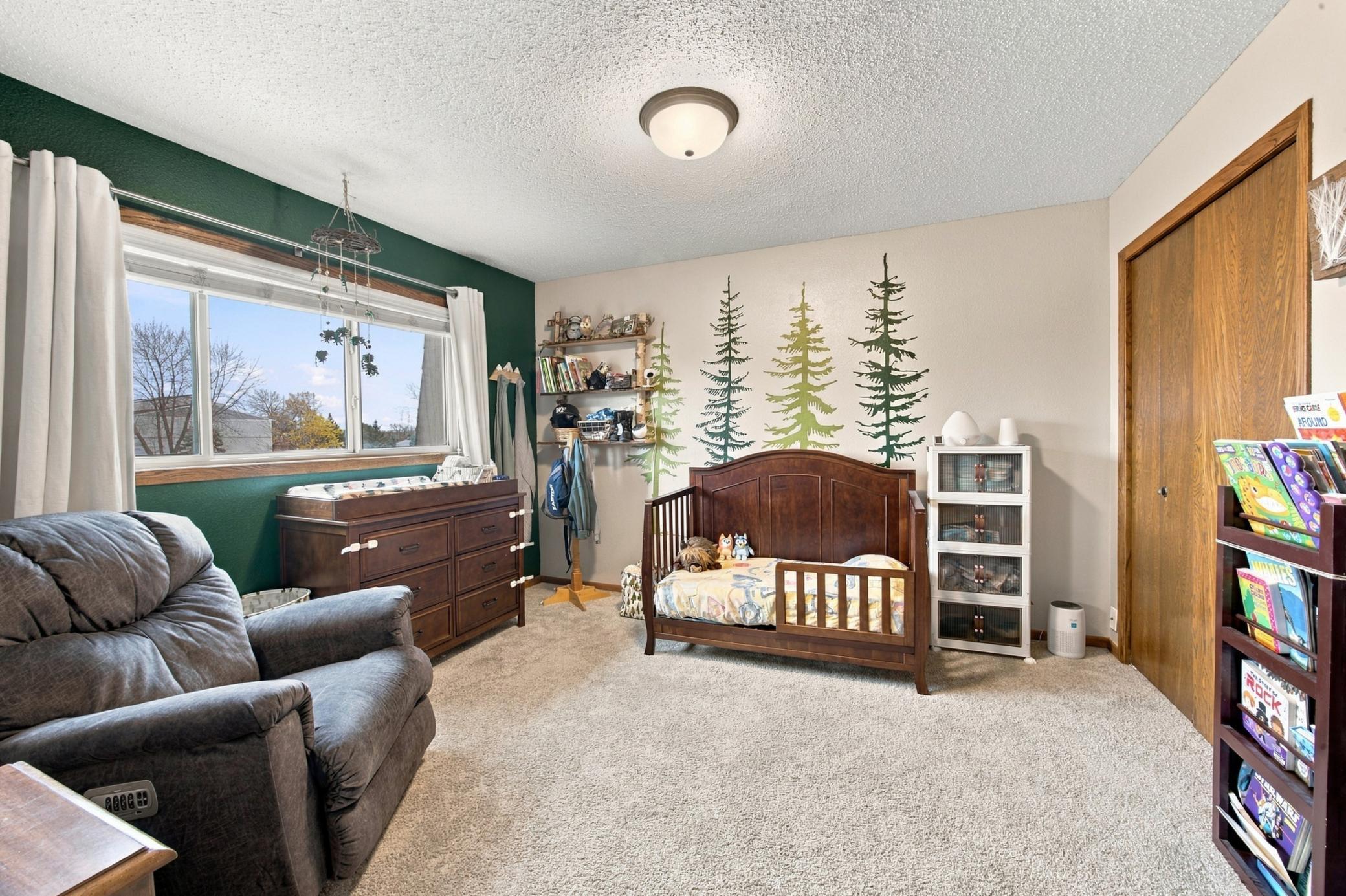 1978 townhouse for sale at 1402 E Gateway Circle S in Fargo, ND — 2 bed, 2 bath (photo 16 of 41)