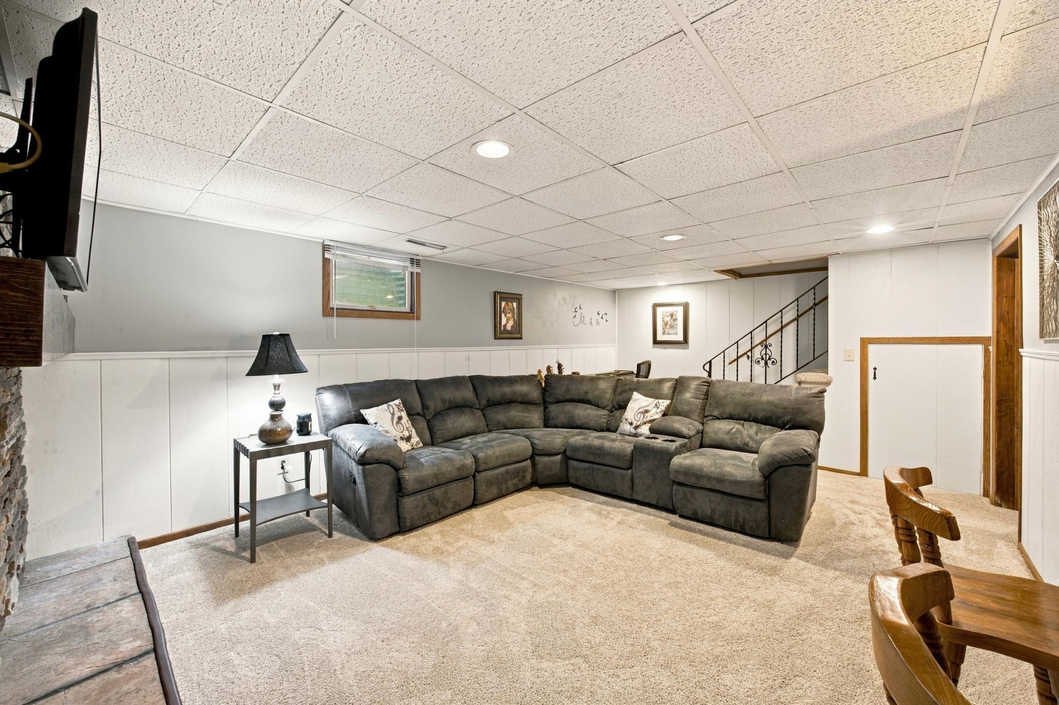 1978 townhouse for sale at 1402 E Gateway Circle S in Fargo, ND — 2 bed, 2 bath (photo 20 of 41)