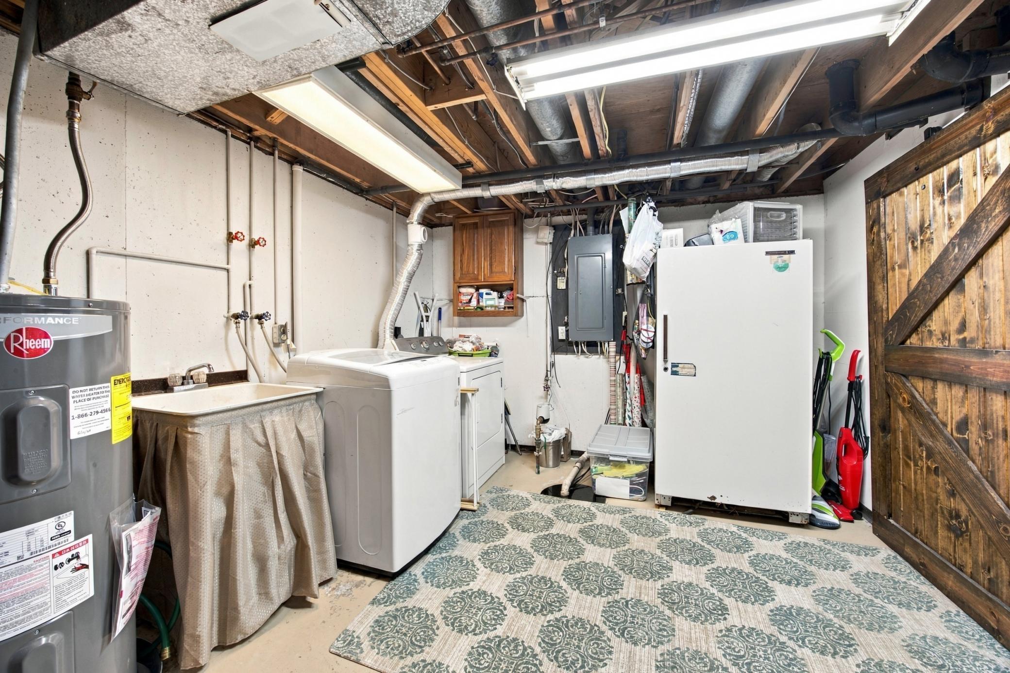 1978 townhouse for sale at 1402 E Gateway Circle S in Fargo, ND — 2 bed, 2 bath (photo 23 of 41)