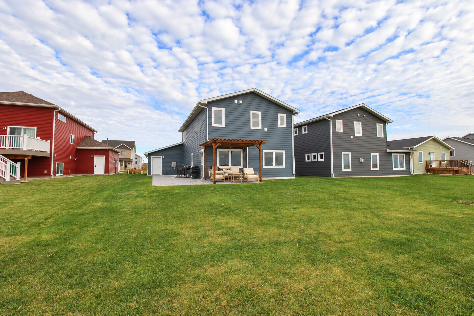 2019 single family home for sale at 1051 46th Avenue S in Moorhead, MN — 3 bed, 3 bath (photo 38 of 39)