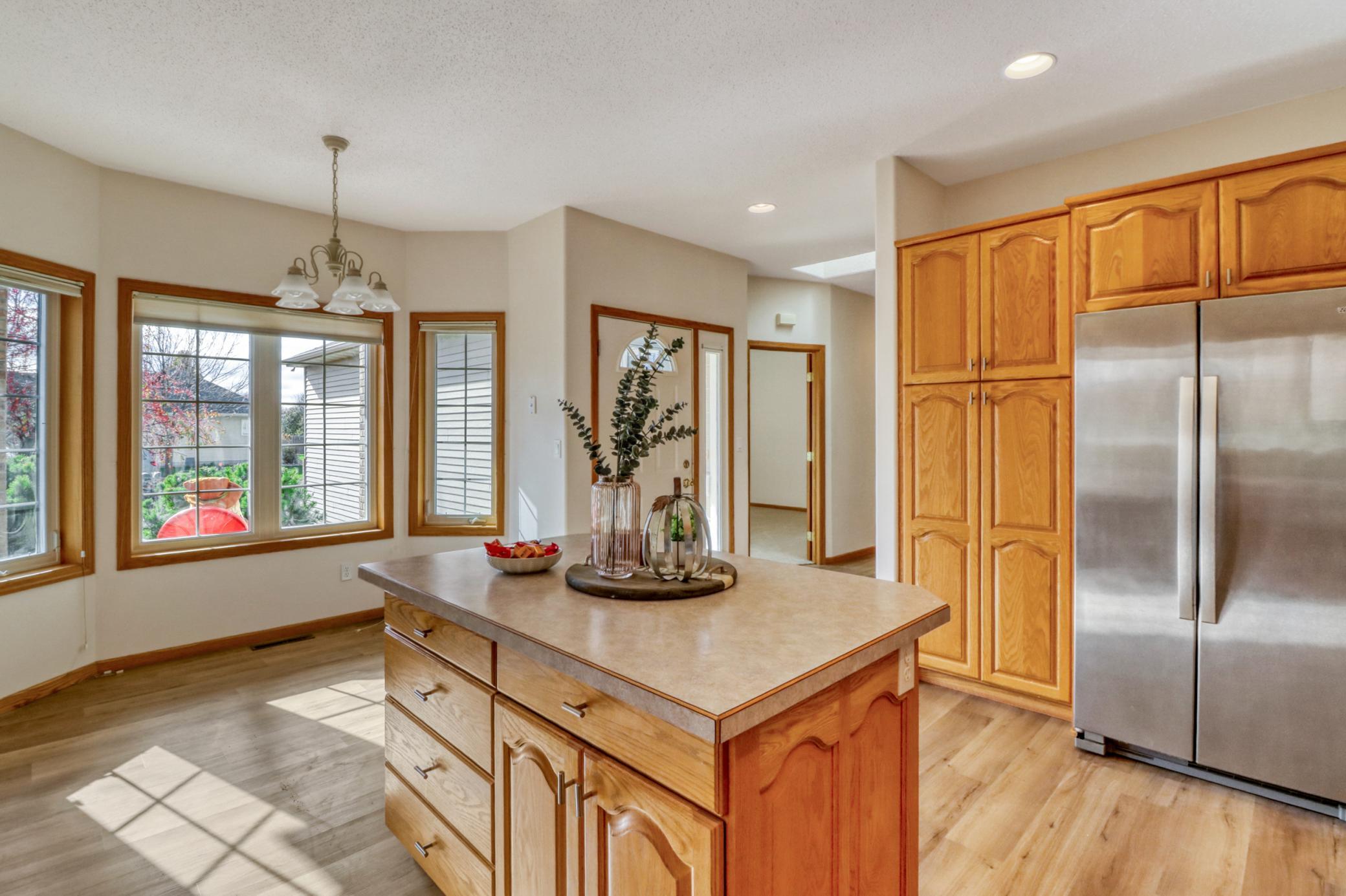 1999 twin home for sale at 318 44th Avenue S in Moorhead, MN — 5 bed, 3 bath (photo 15 of 71)