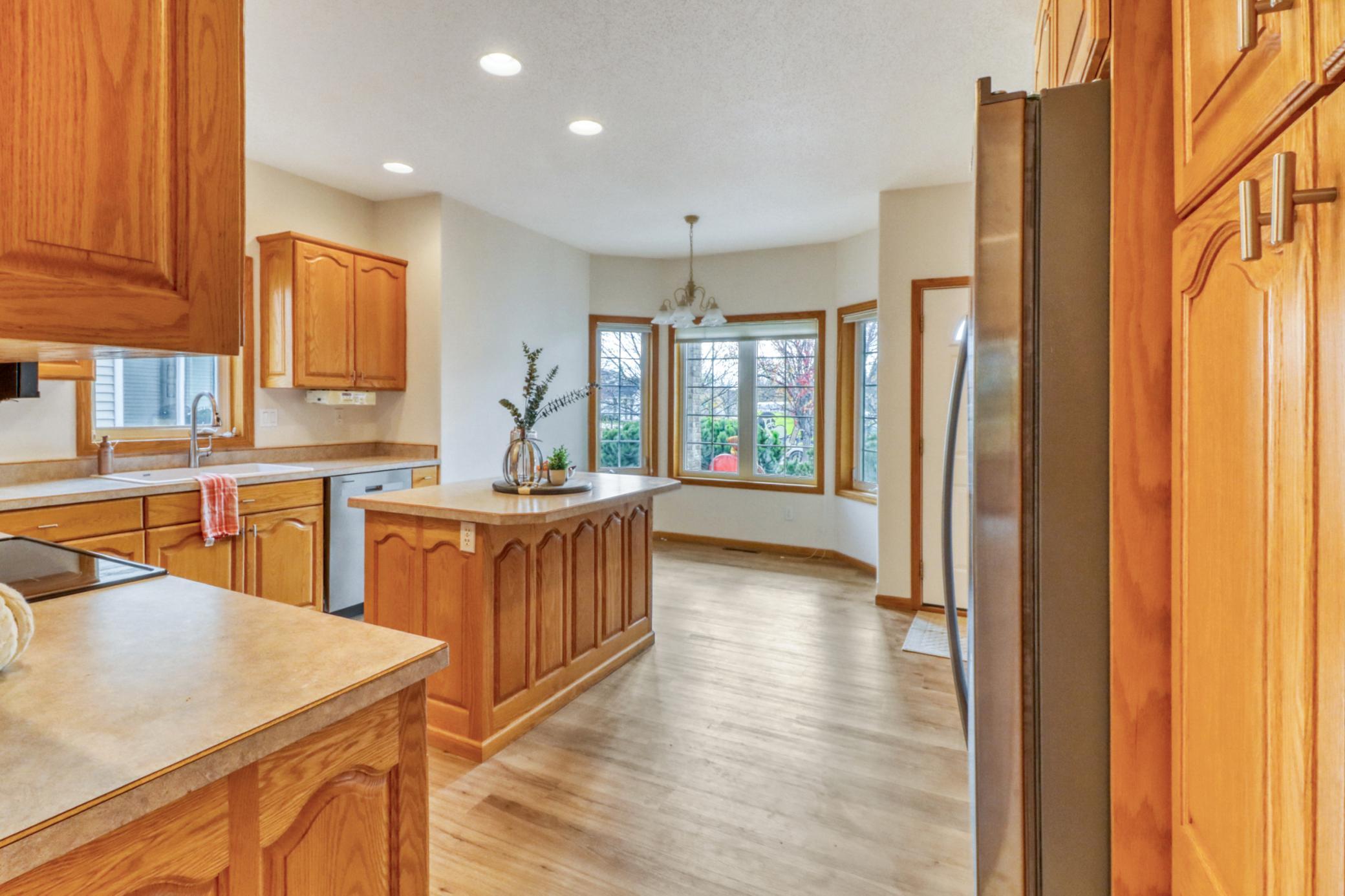 1999 twin home for sale at 318 44th Avenue S in Moorhead, MN — 5 bed, 3 bath (photo 17 of 71)