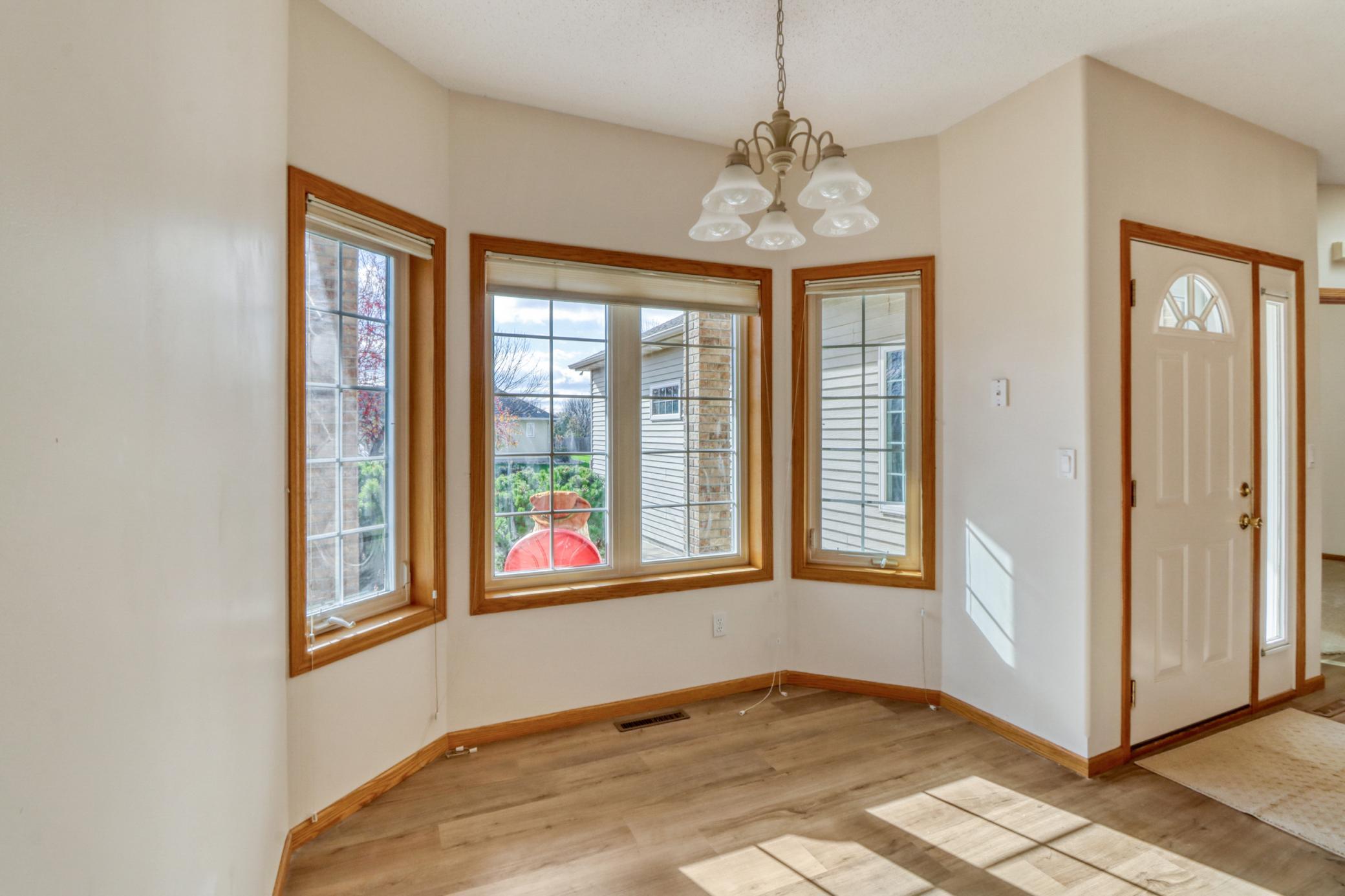 1999 twin home for sale at 318 44th Avenue S in Moorhead, MN — 5 bed, 3 bath (photo 20 of 71)
