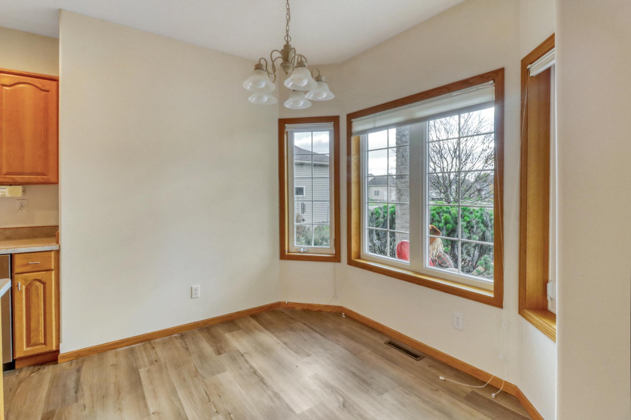 1999 twin home for sale at 318 44th Avenue S in Moorhead, MN — 5 bed, 3 bath (photo 21 of 71)