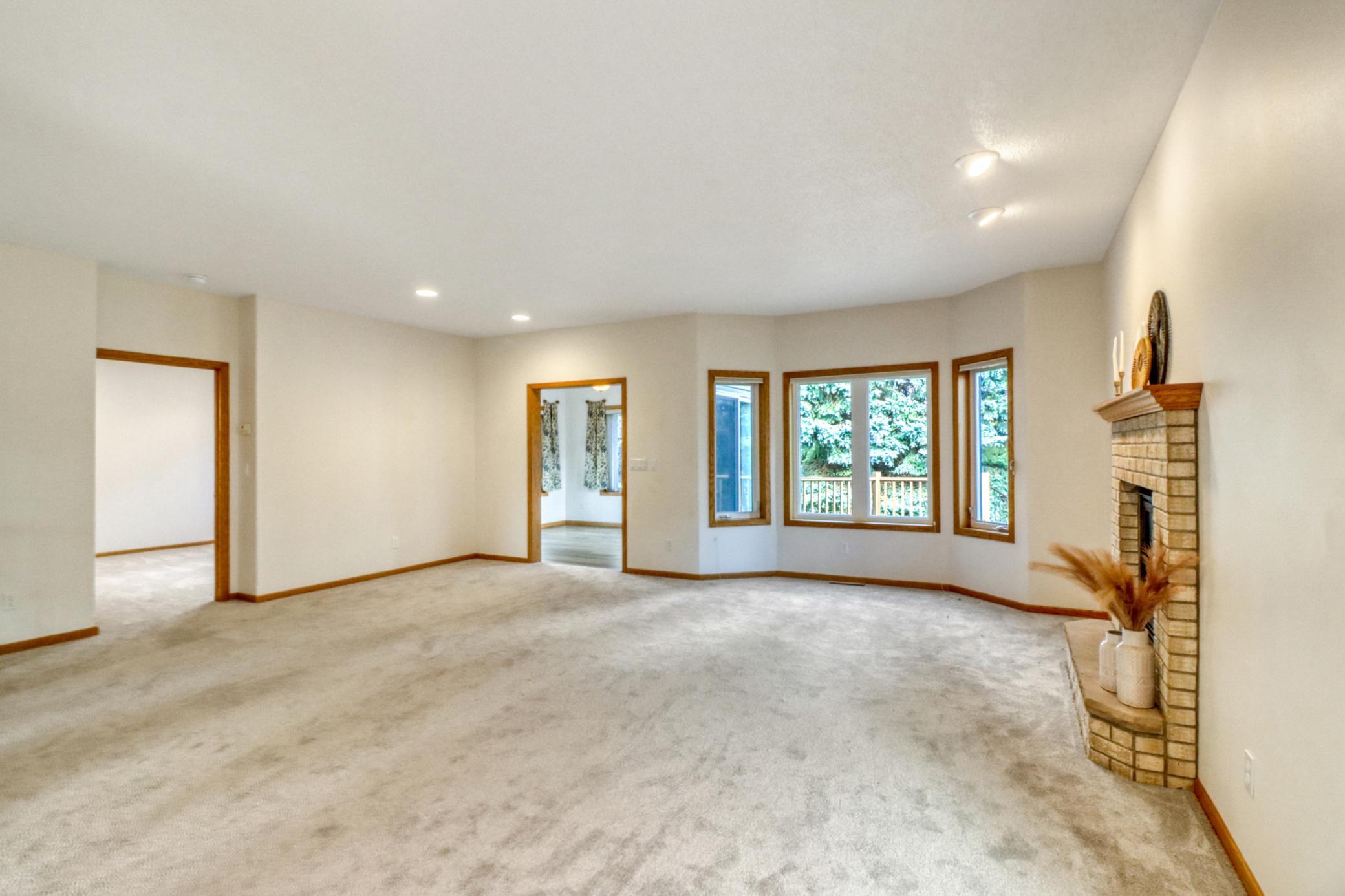 1999 twin home for sale at 318 44th Avenue S in Moorhead, MN — 5 bed, 3 bath (photo 24 of 71)