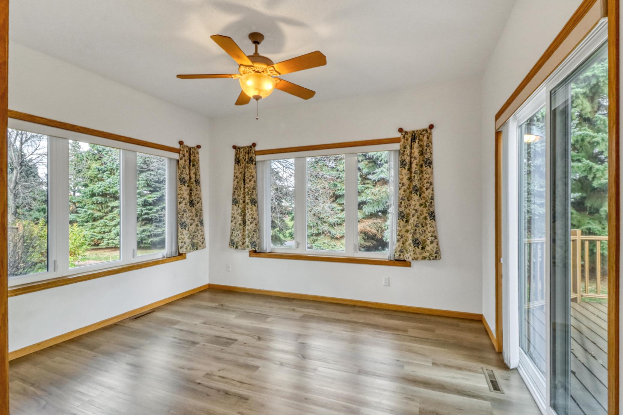 1999 twin home for sale at 318 44th Avenue S in Moorhead, MN — 5 bed, 3 bath (photo 28 of 71)