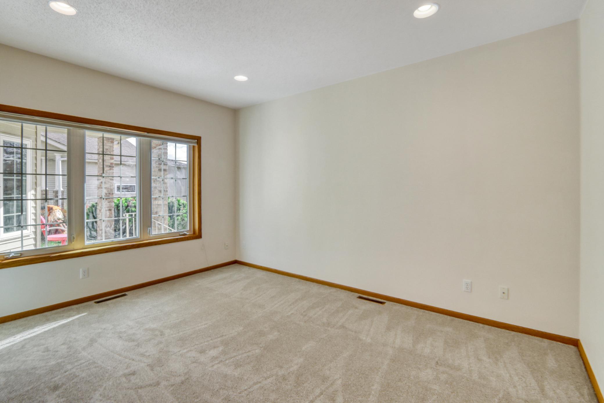 1999 twin home for sale at 318 44th Avenue S in Moorhead, MN — 5 bed, 3 bath (photo 44 of 71)