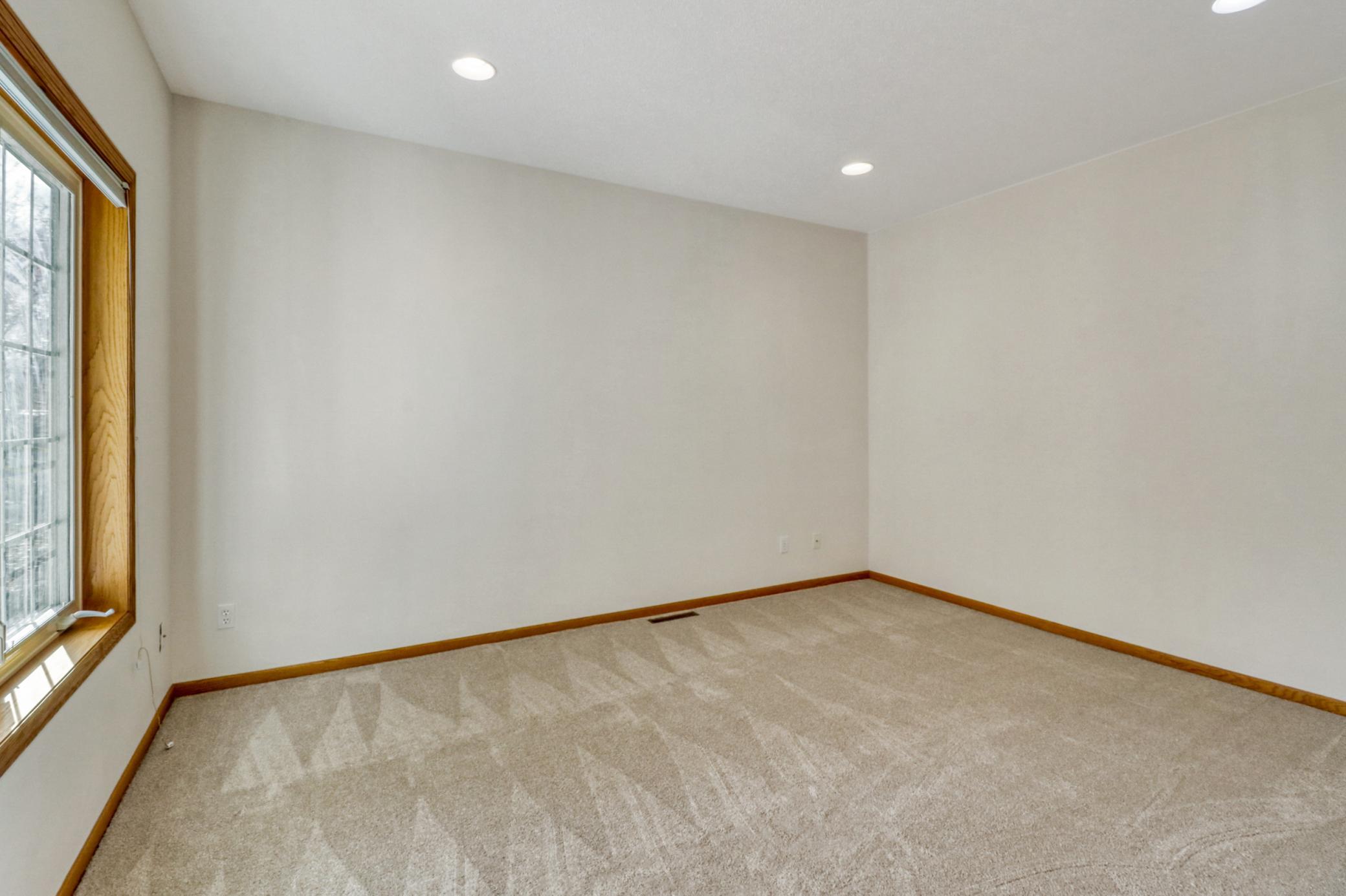 1999 twin home for sale at 318 44th Avenue S in Moorhead, MN — 5 bed, 3 bath (photo 45 of 71)