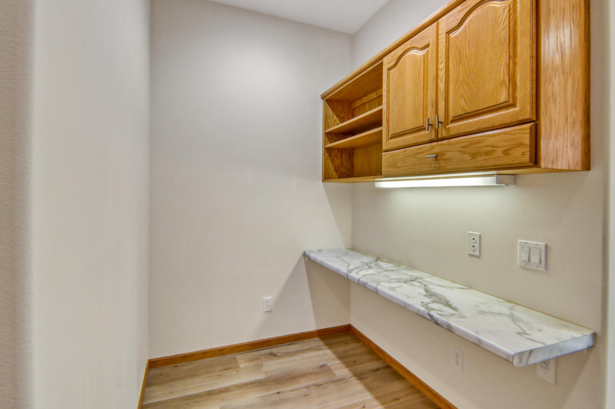1999 twin home for sale at 318 44th Avenue S in Moorhead, MN — 5 bed, 3 bath (photo 48 of 71)