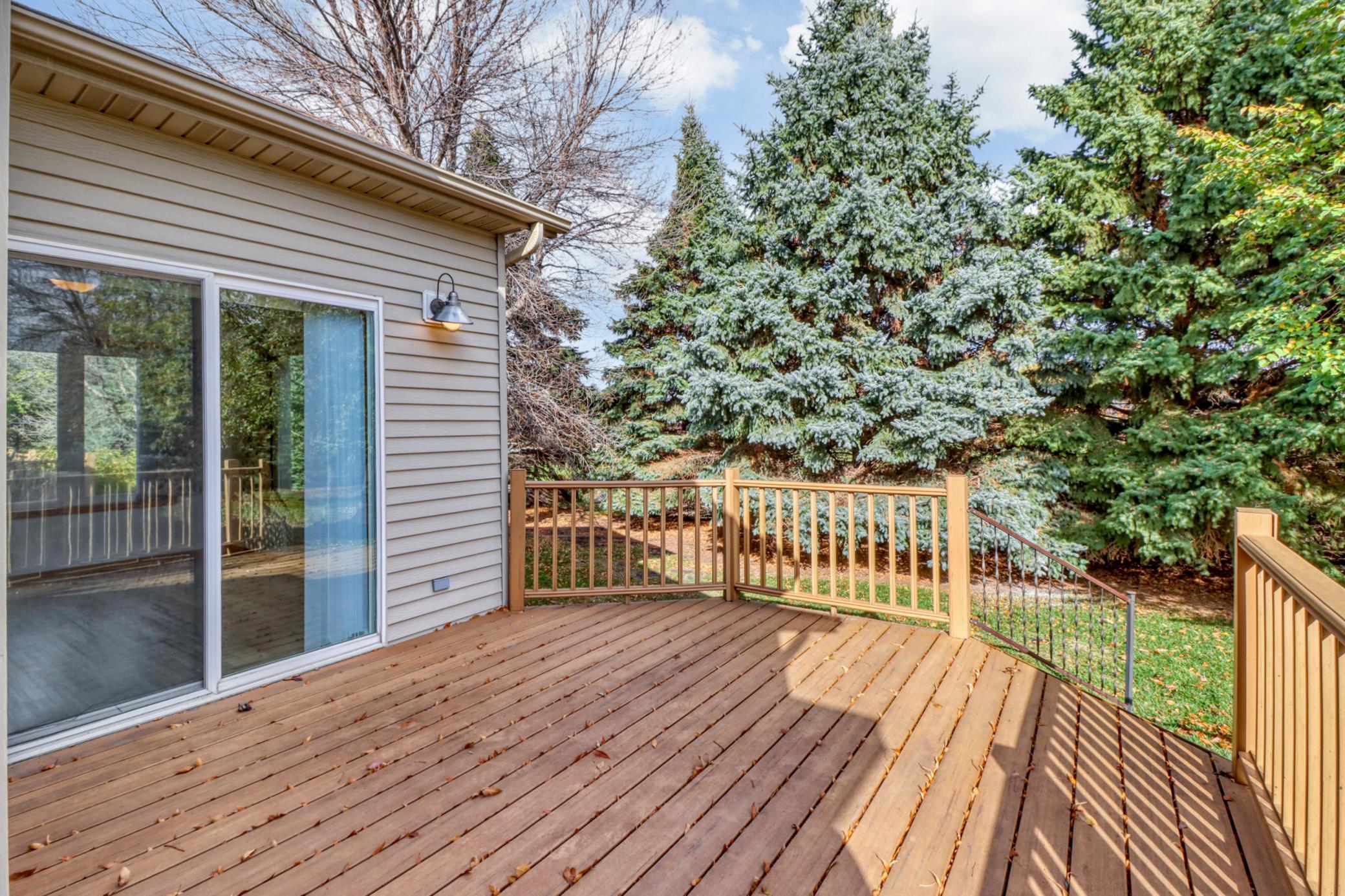 1999 twin home for sale at 318 44th Avenue S in Moorhead, MN — 5 bed, 3 bath (photo 6 of 71)