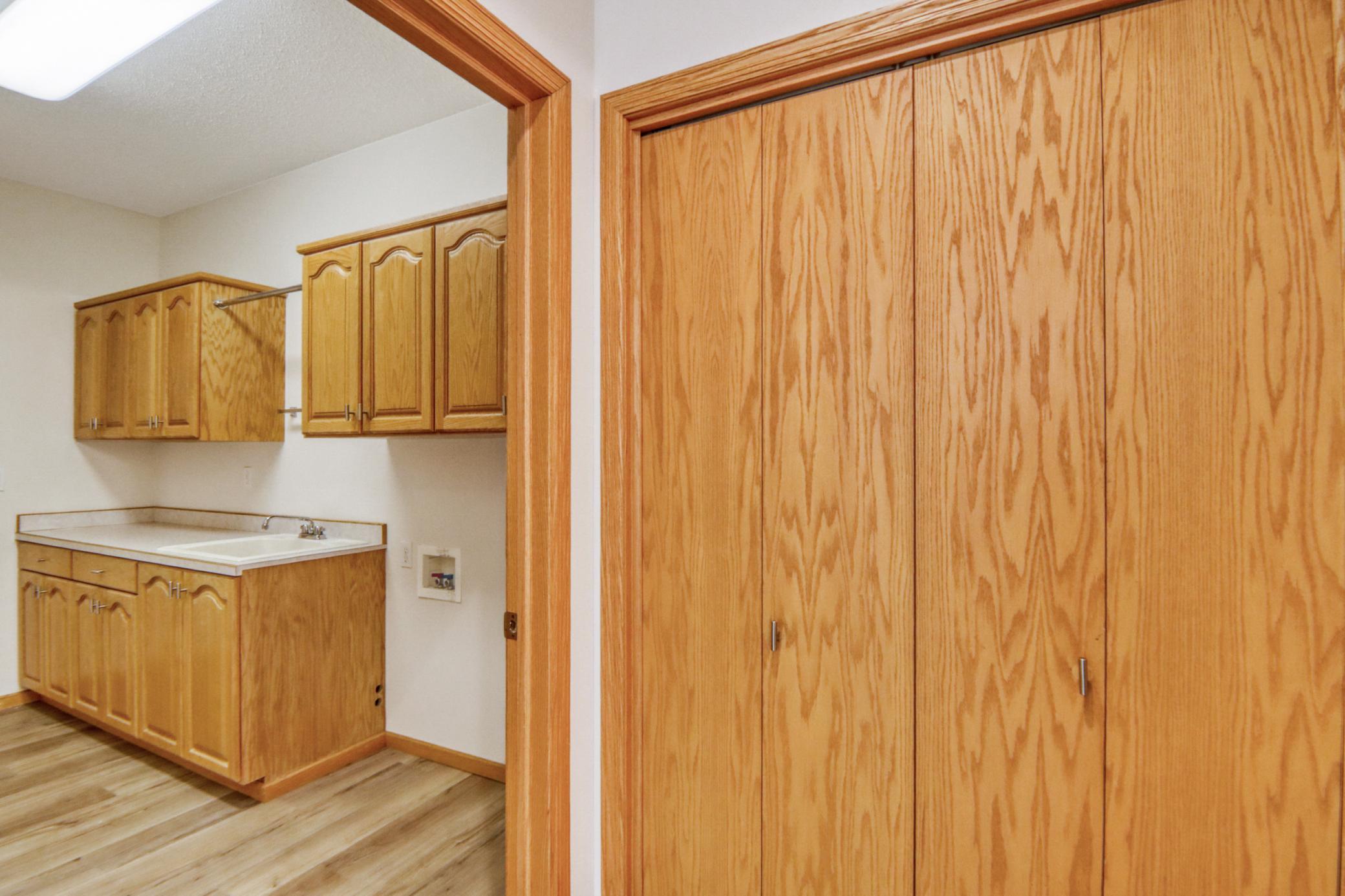 1999 twin home for sale at 318 44th Avenue S in Moorhead, MN — 5 bed, 3 bath (photo 51 of 71)