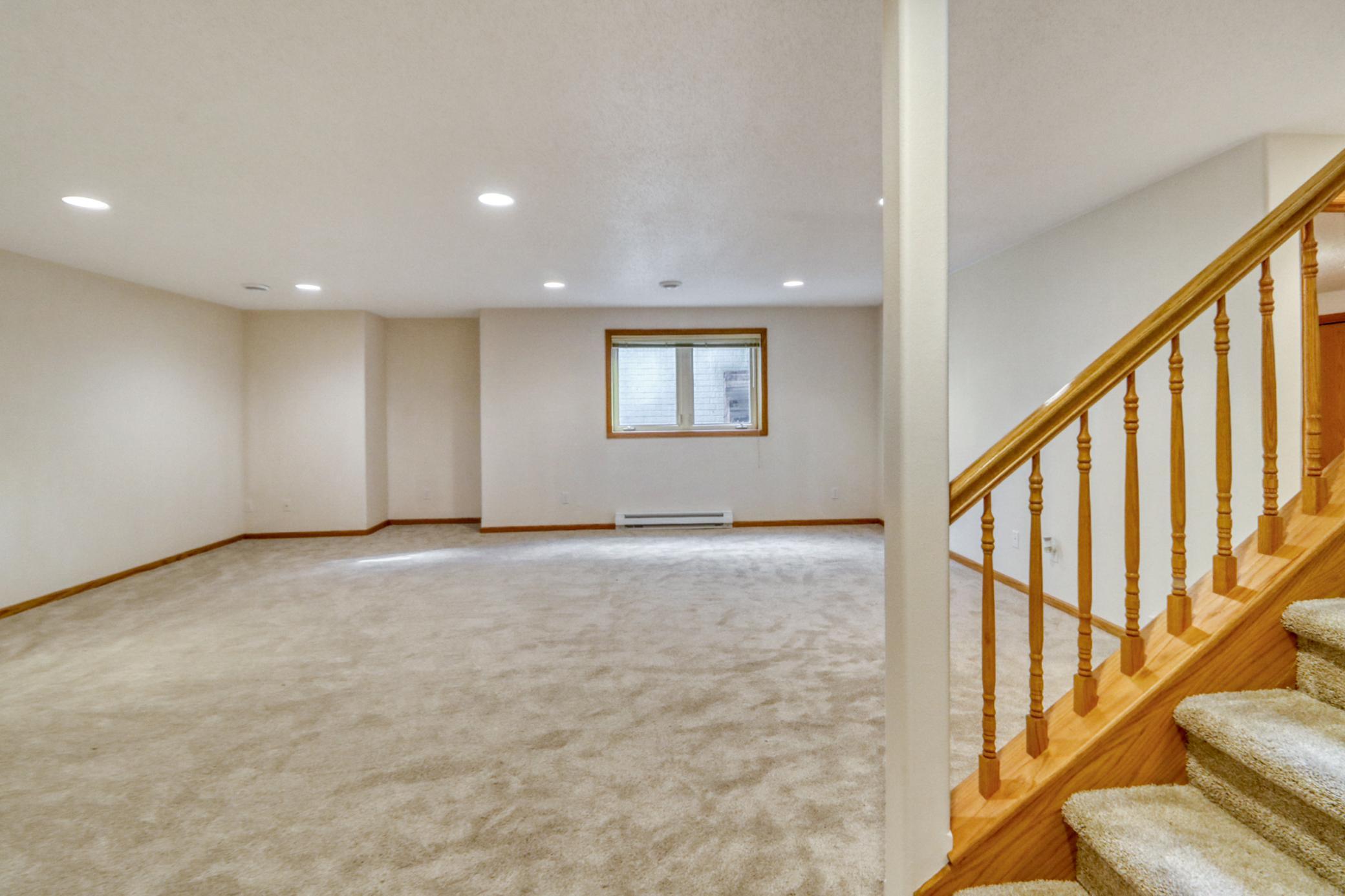 1999 twin home for sale at 318 44th Avenue S in Moorhead, MN — 5 bed, 3 bath (photo 55 of 71)