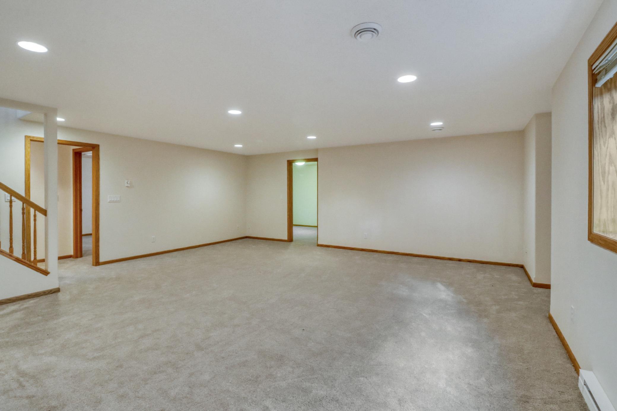 1999 twin home for sale at 318 44th Avenue S in Moorhead, MN — 5 bed, 3 bath (photo 60 of 71)