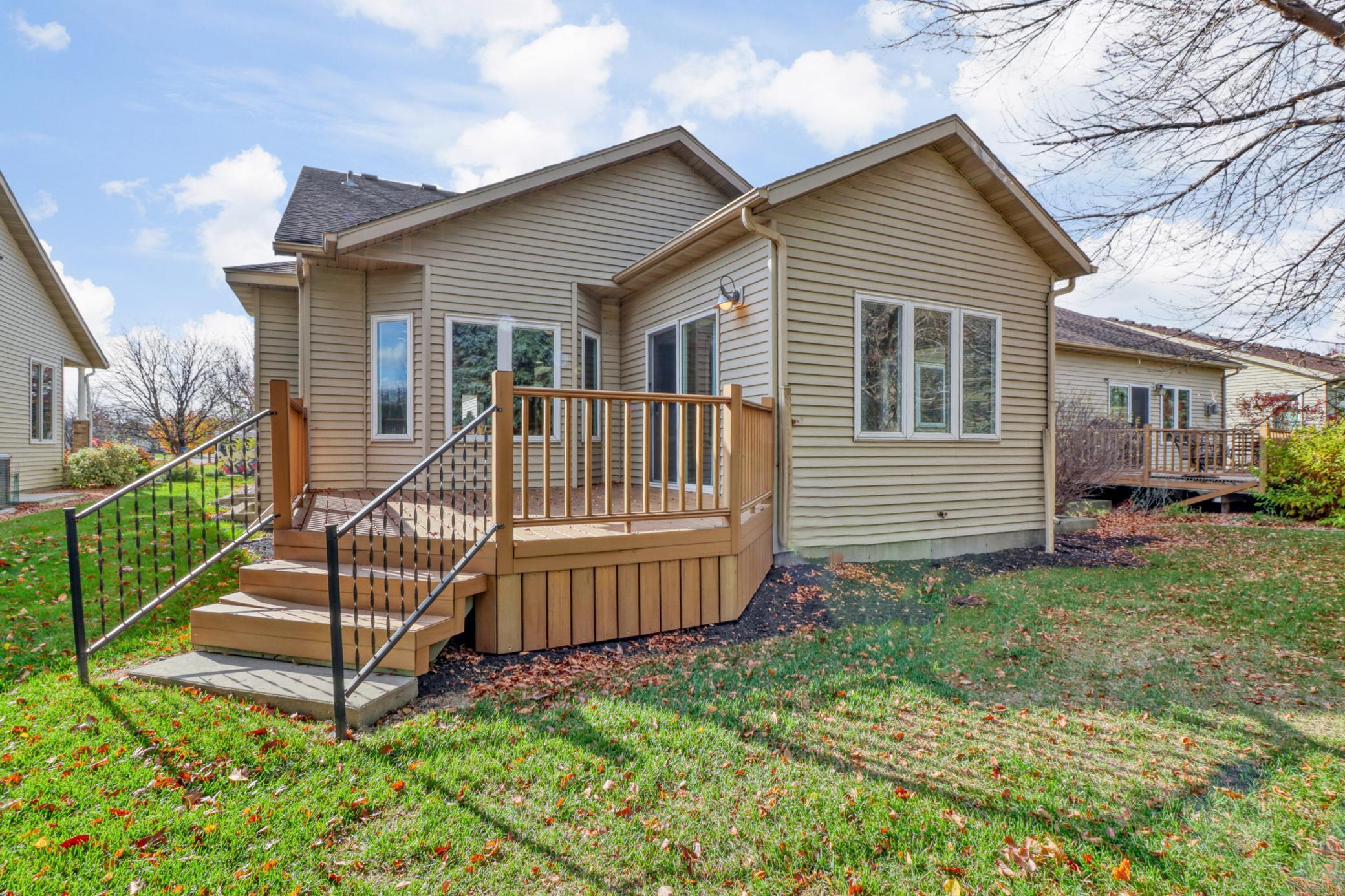 1999 twin home for sale at 318 44th Avenue S in Moorhead, MN — 5 bed, 3 bath (photo 7 of 71)