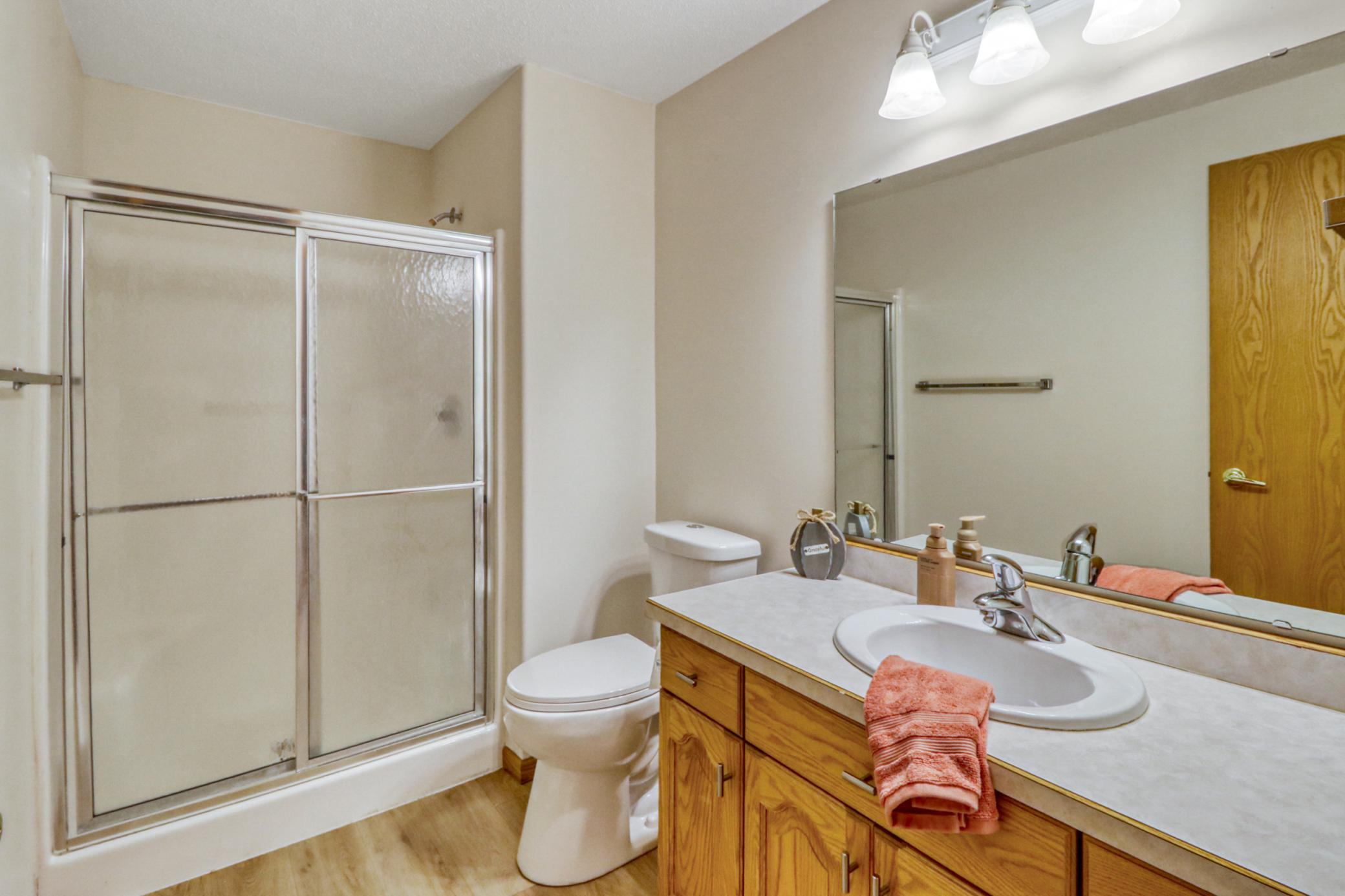 1999 twin home for sale at 318 44th Avenue S in Moorhead, MN — 5 bed, 3 bath (photo 65 of 71)