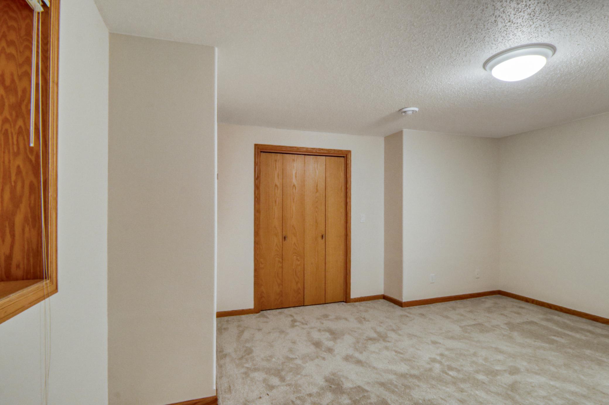 1999 twin home for sale at 318 44th Avenue S in Moorhead, MN — 5 bed, 3 bath (photo 67 of 71)