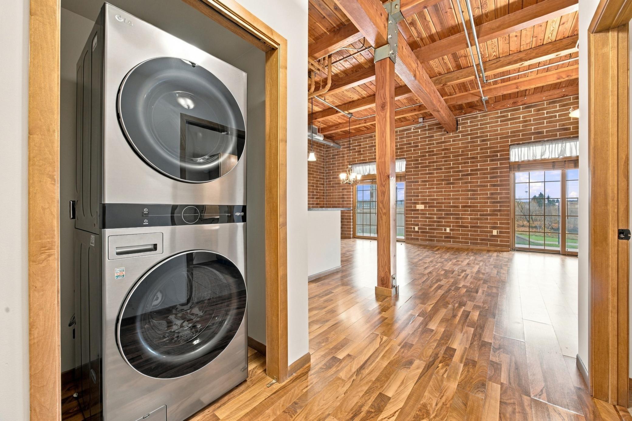 2007 condo for sale at 11 4th Street S, Unit 102 in Moorhead, MN — 2 bed, 2 bath (photo 11 of 19)