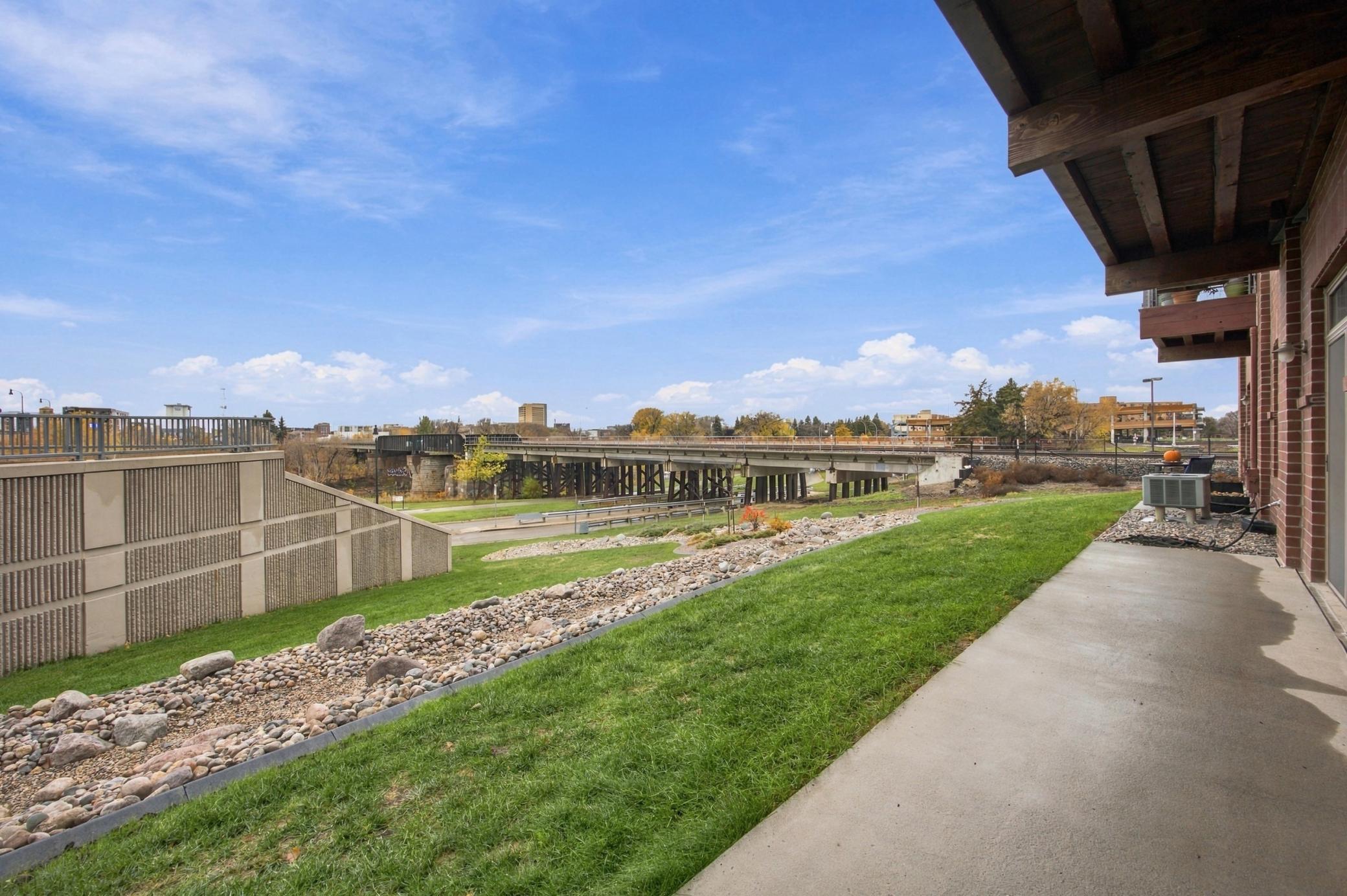 2007 condo for sale at 11 4th Street S, Unit 102 in Moorhead, MN — 2 bed, 2 bath (photo 16 of 19)