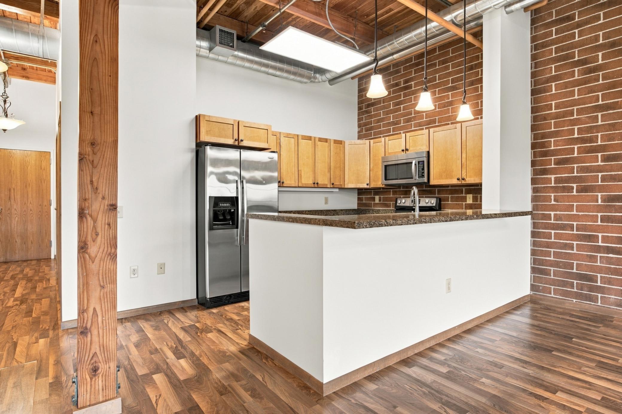 2007 condo for sale at 11 4th Street S, Unit 102 in Moorhead, MN — 2 bed, 2 bath (photo 6 of 19)