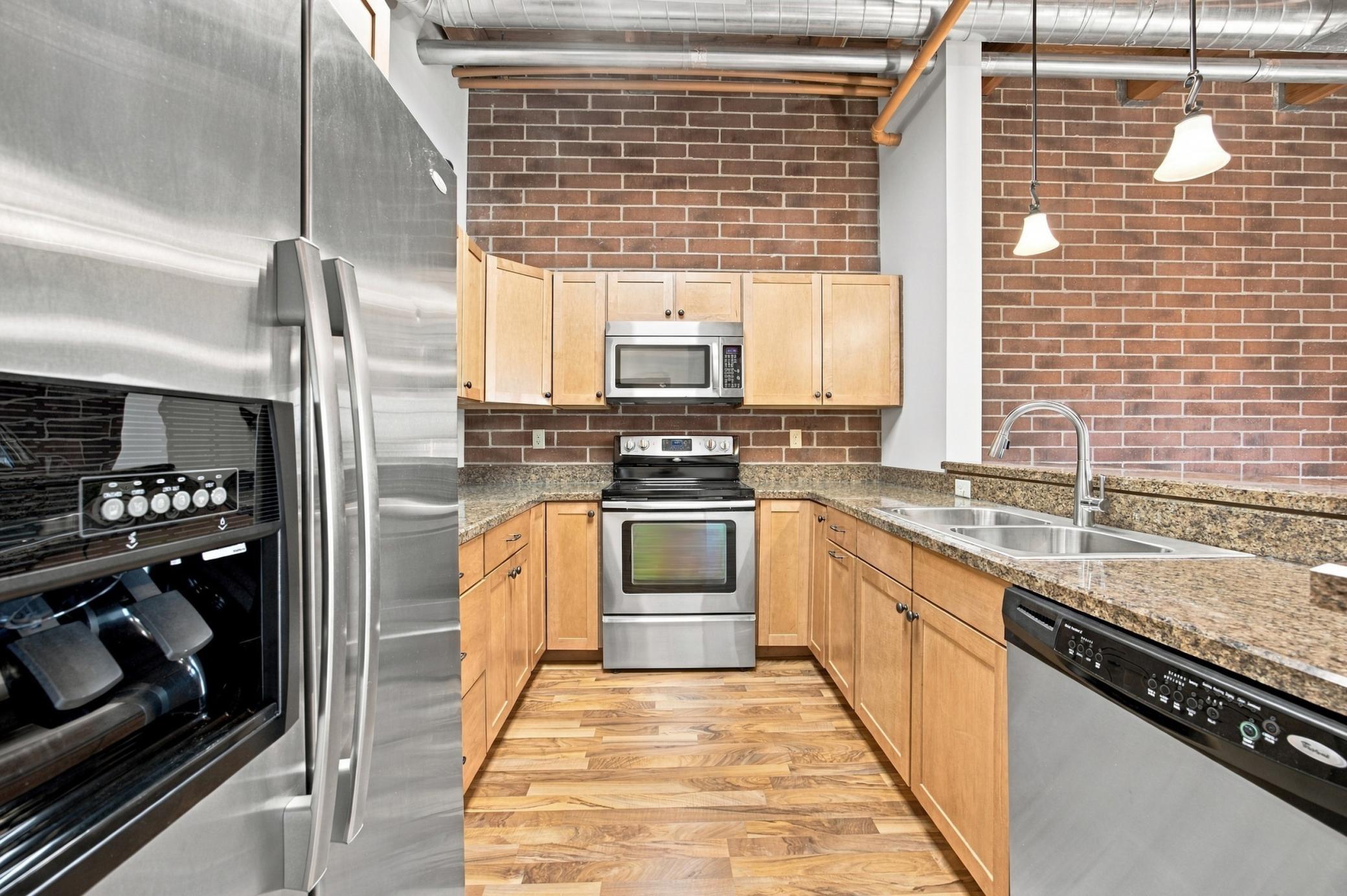 2007 condo for sale at 11 4th Street S, Unit 102 in Moorhead, MN — 2 bed, 2 bath (photo 7 of 19)