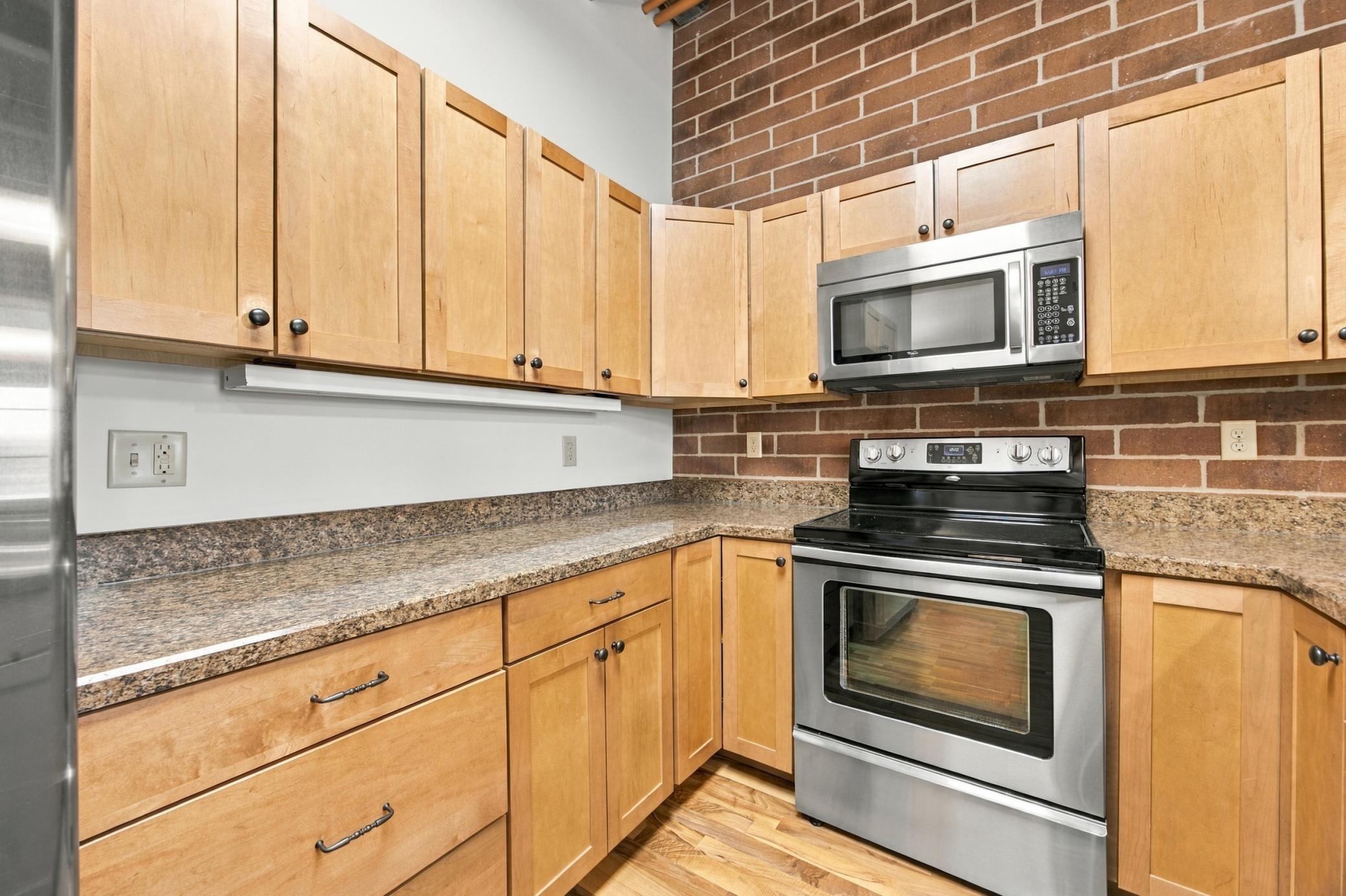 2007 condo for sale at 11 4th Street S, Unit 102 in Moorhead, MN — 2 bed, 2 bath (photo 8 of 19)