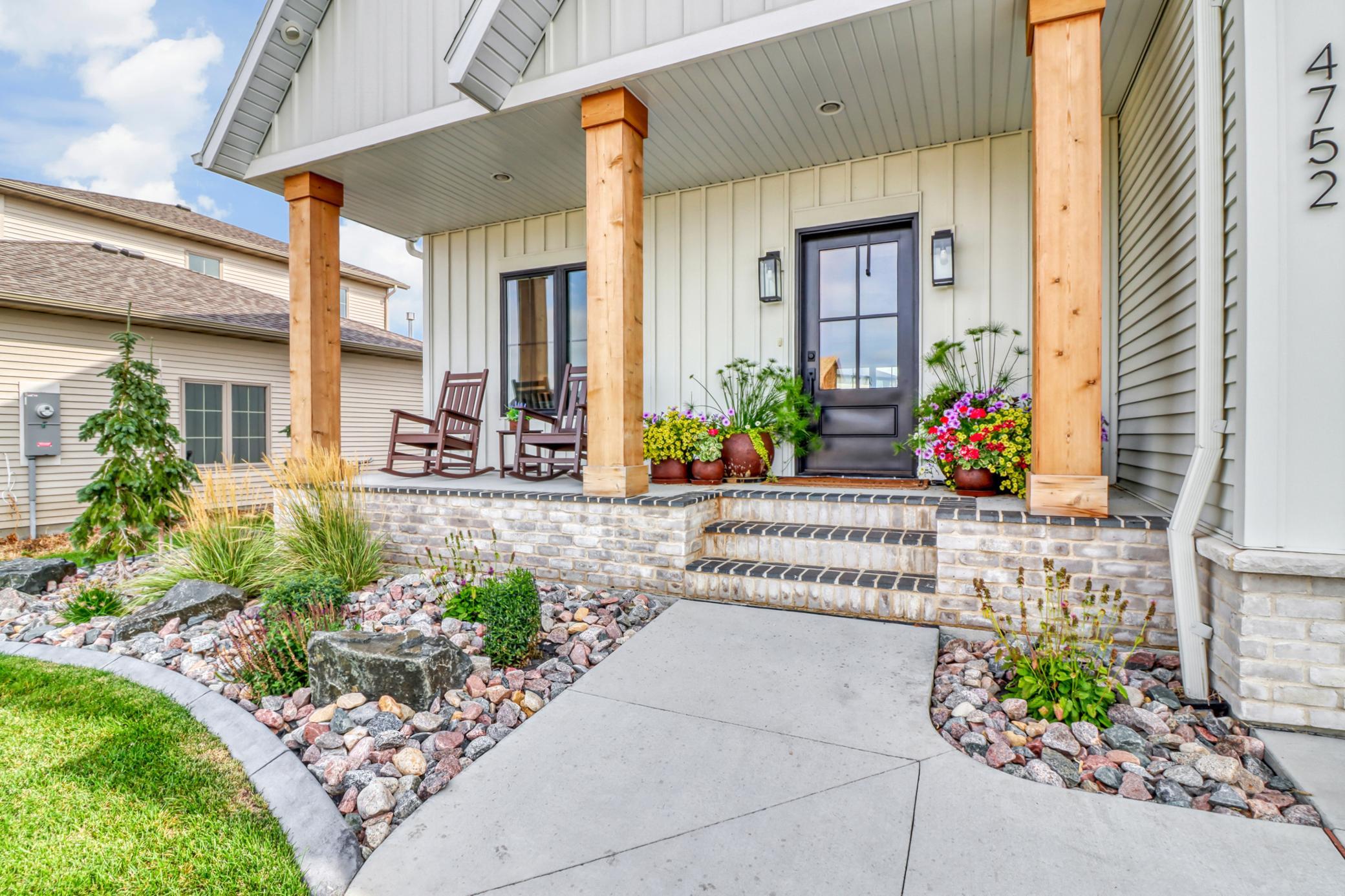2023 single family home for sale at 4752 Prairie Pond Crossing Crossing S in Fargo, ND — 5 bed, 4 bath (photo 5 of 89)
