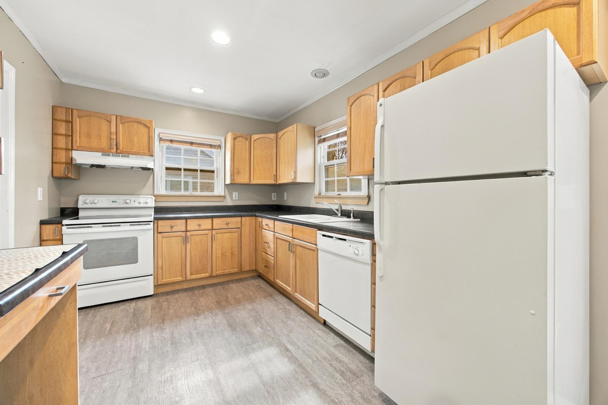 1938 single family home for sale at 411 13th Street S in Moorhead, MN — 3 bed, 2 bath (photo 11 of 39)