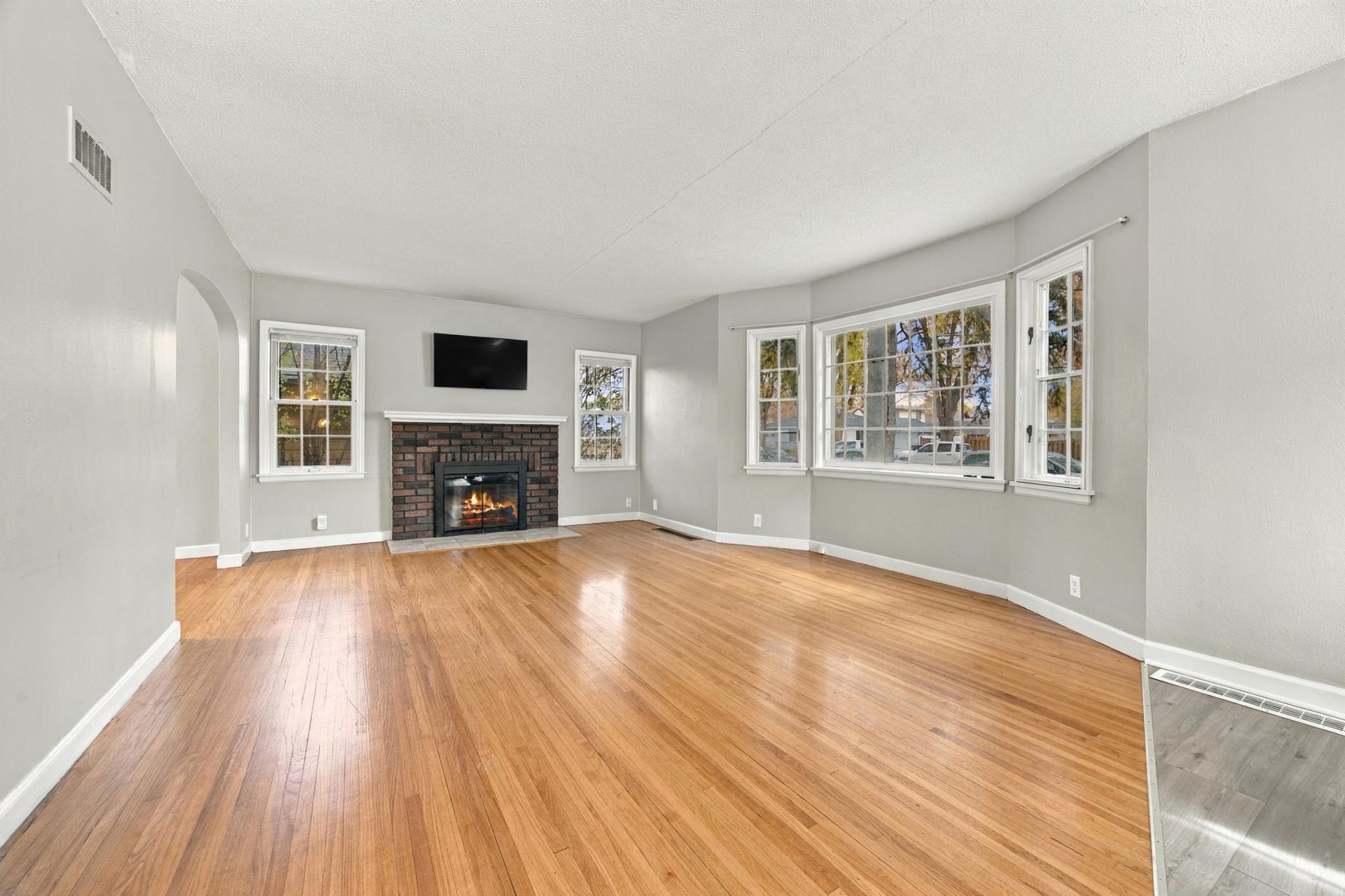 1938 single family home for sale at 411 13th Street S in Moorhead, MN — 3 bed, 2 bath (photo 5 of 39)