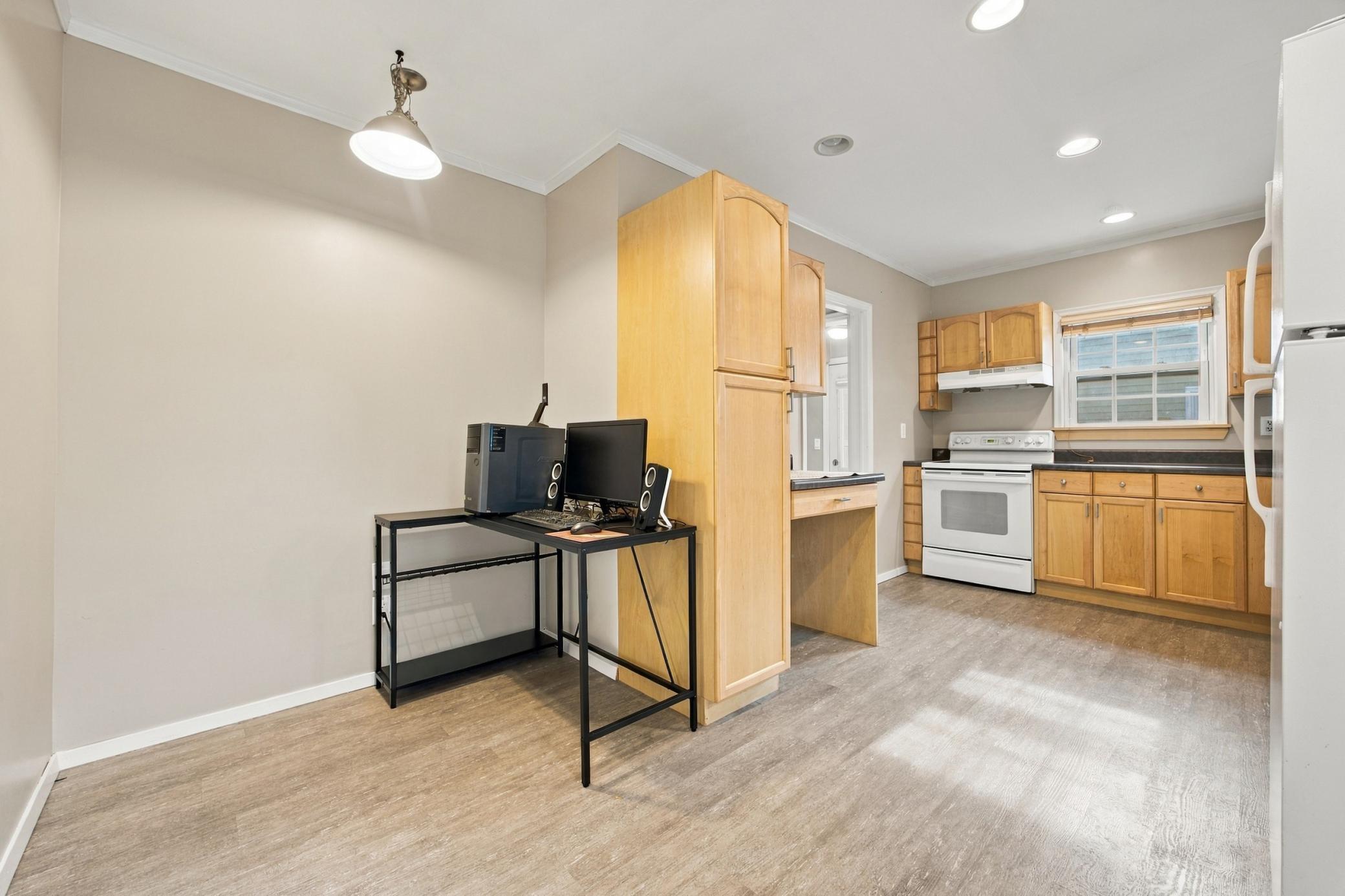 1938 single family home for sale at 411 13th Street S in Moorhead, MN — 3 bed, 2 bath (photo 10 of 39)