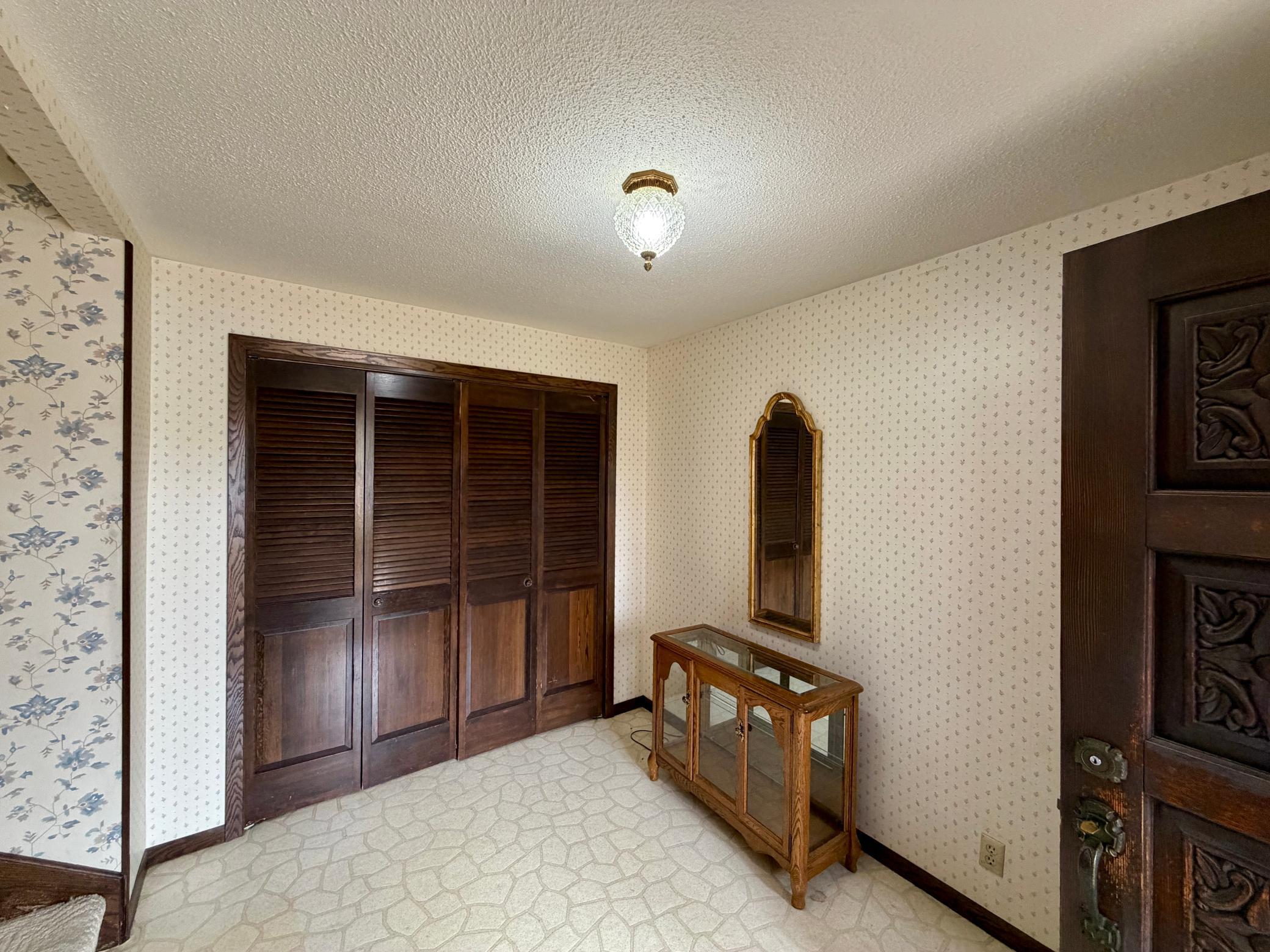 1973 single family home for sale at 3008 Rivershore Drive in Moorhead, MN — 4 bed, 3 bath (photo 3 of 33)